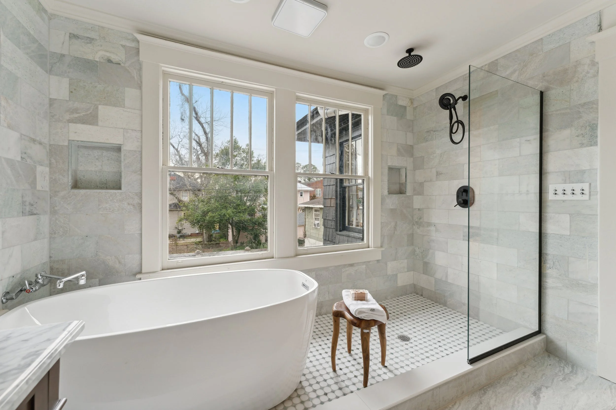 38-301-Washington-Ave-Savannah-GA-31405-WindowStill-38.jpg