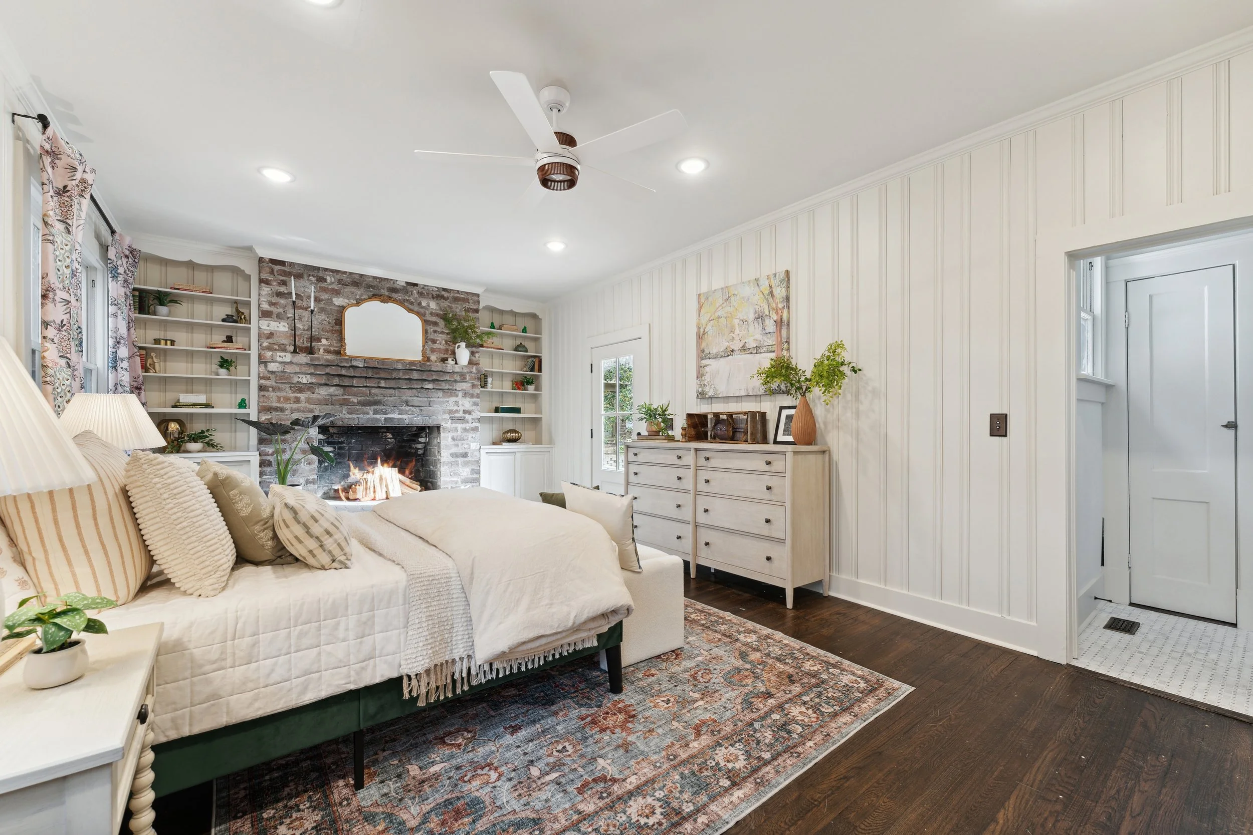 23-301-Washington-Ave-Savannah-GA-31405-WindowStill-01.jpg