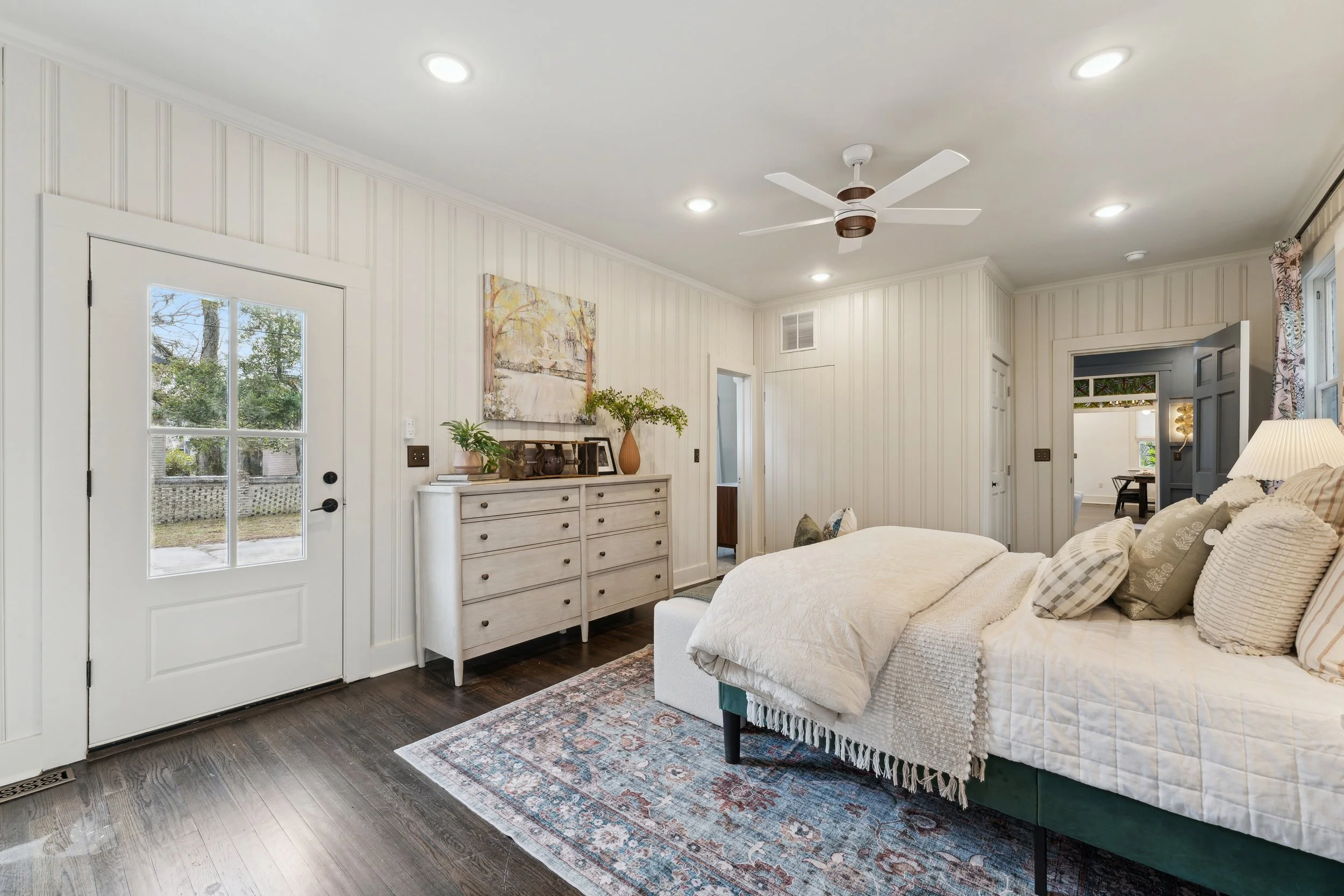 24-301-Washington-Ave-Savannah-GA-31405-WindowStill-02.jpg