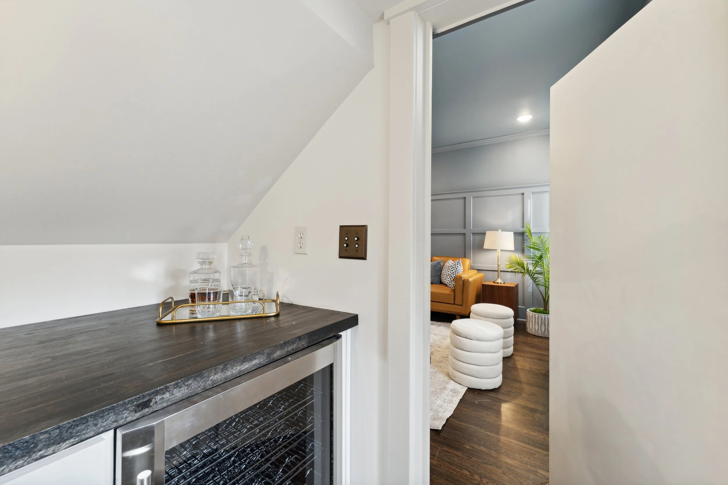 29-301-Washington-Ave-Savannah-GA-31405-WindowStill-12.jpg
