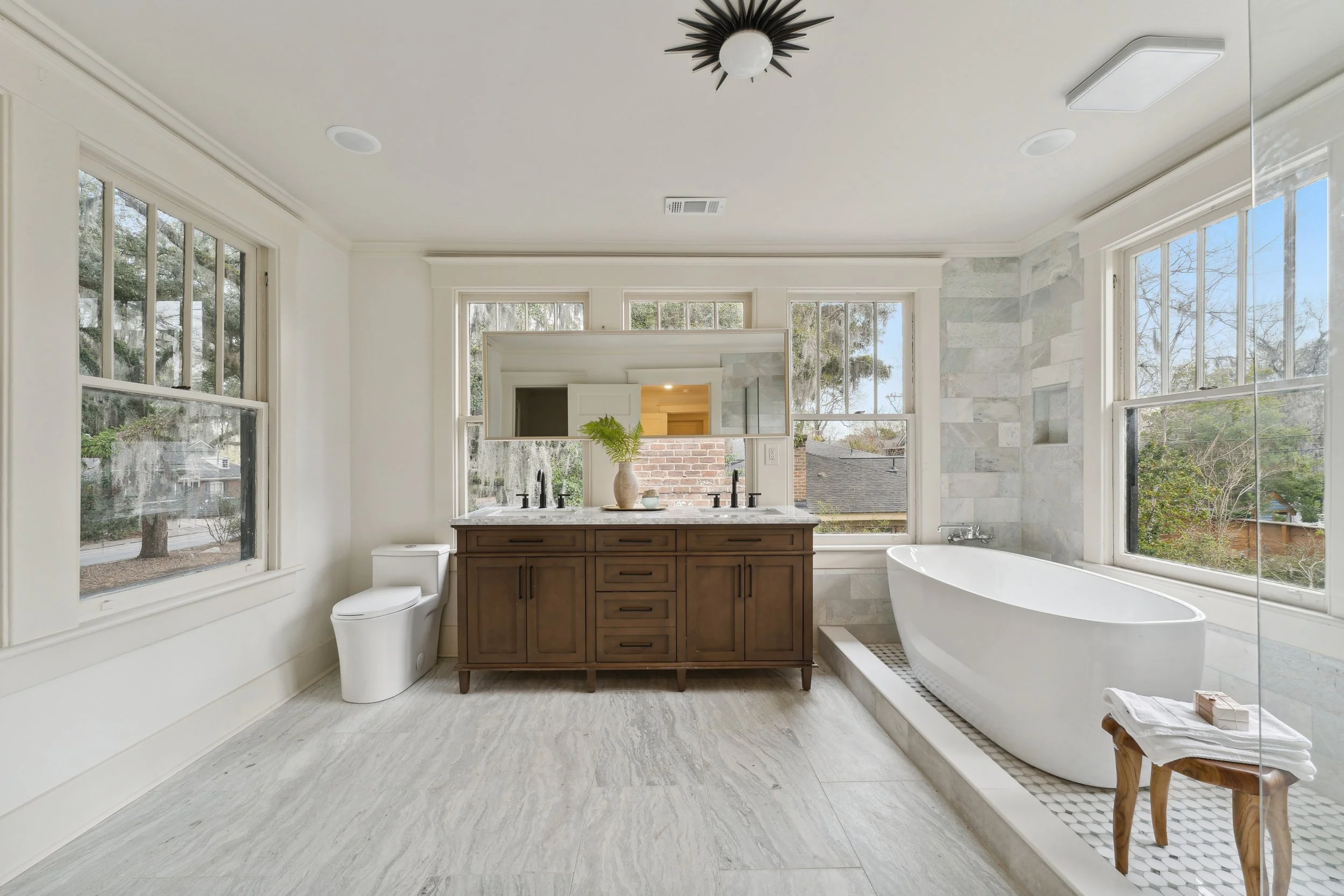 35-301-Washington-Ave-Savannah-GA-31405-WindowStill-34.jpg