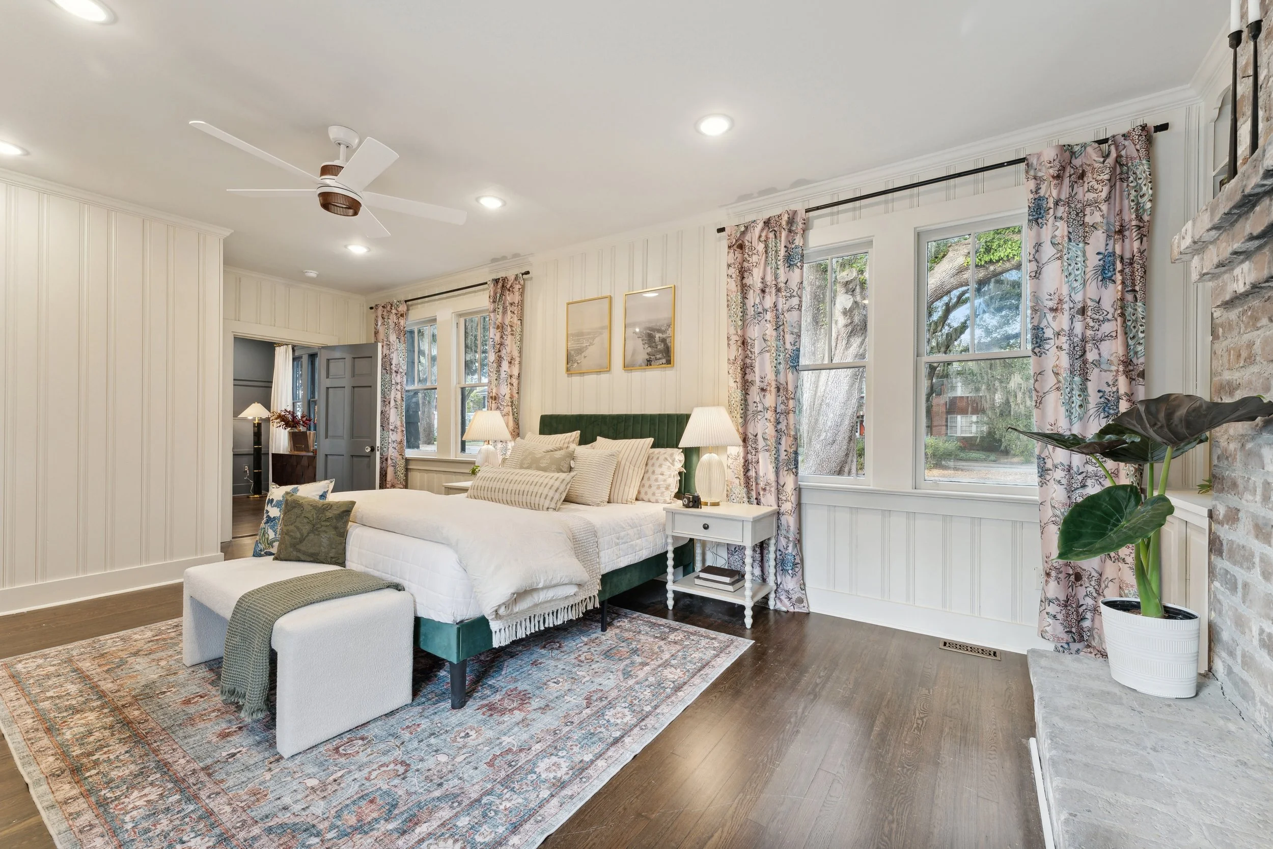 28-301-Washington-Ave-Savannah-GA-31405-WindowStill-06.jpg