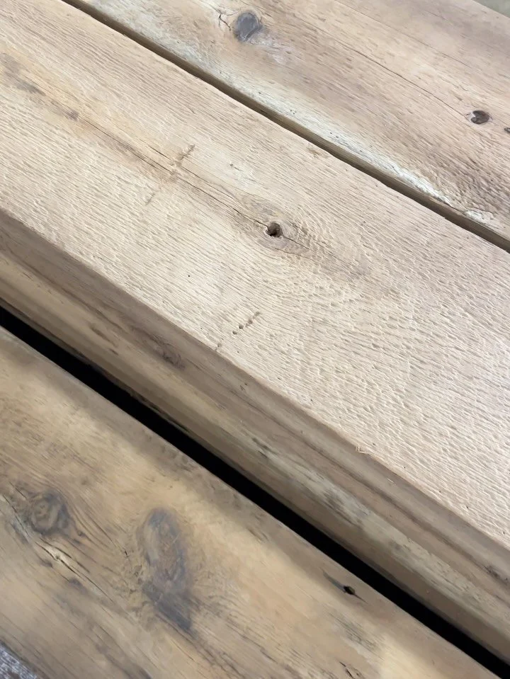 Eastern White Pine 🤍 Natural knots, beautiful color variation, and charm that instantly becomes the focal point of the room.

Thinking about adding beams to your space? Contact us!
📞949-364-1207
📧 sales@usreclaimed.com
&bull;
&bull;
&bull;
#usrecl