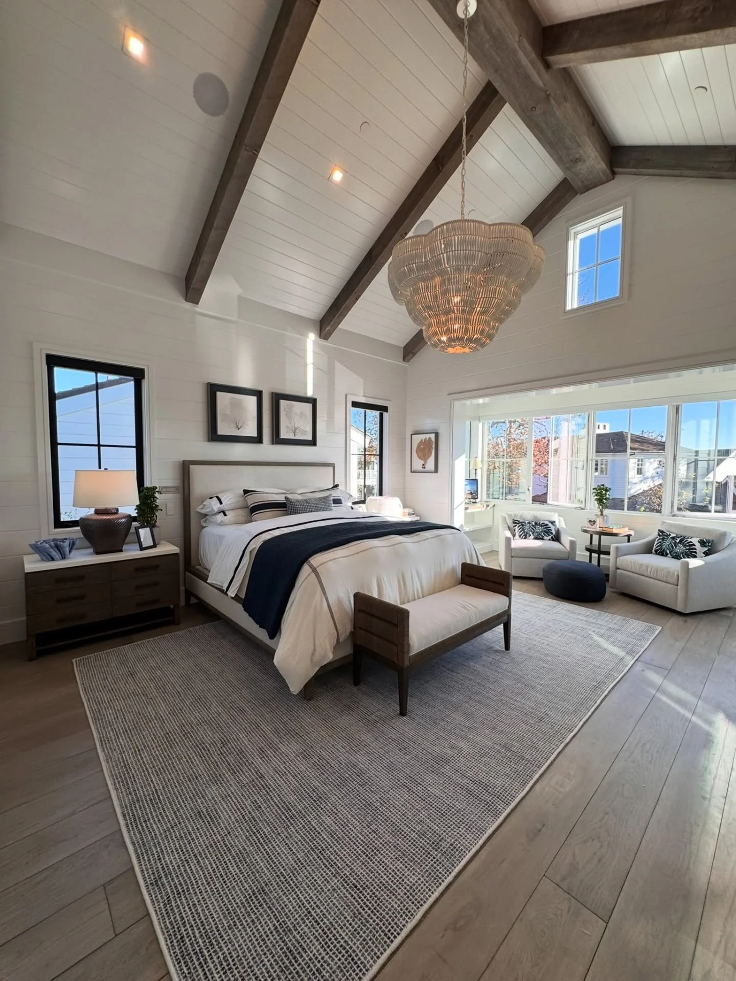 Two vaulted bedrooms. One timeless detail: reclaimed wood beams.

📩 DM &ldquo;BEAMS&rdquo; for a custom quote.

#ceilingbeams #vaultedceiling #reclaimedbeams #bedroominterior #usreclaimedwood