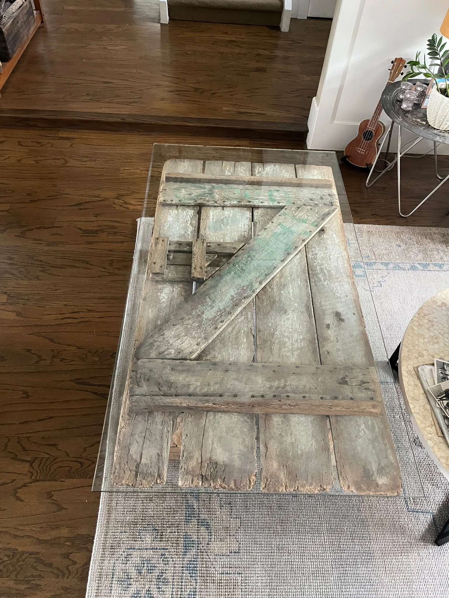 33″ W × 60″ D × 19″ H / $750