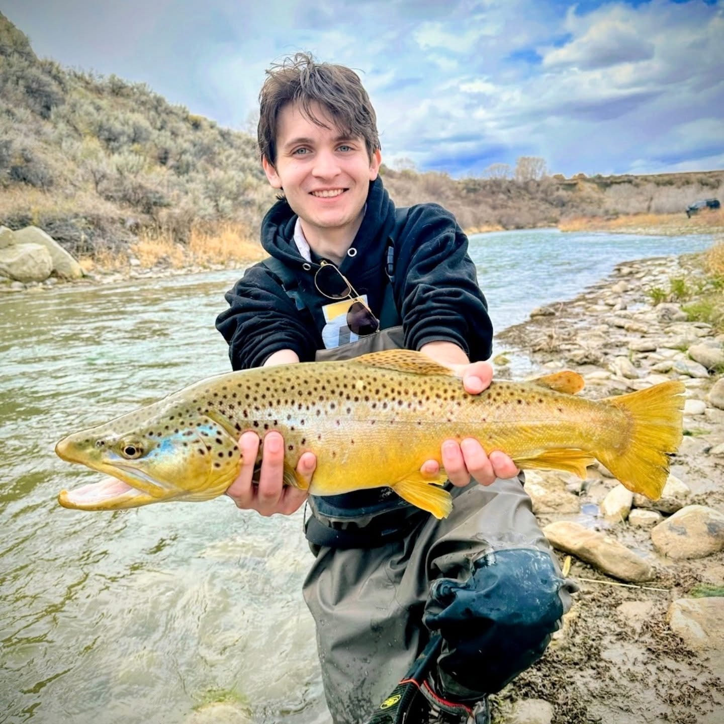 Johnny with a great brown on the lower shoshone! 
.
.
.
#flyfishing #orvisflyfishing #orvis