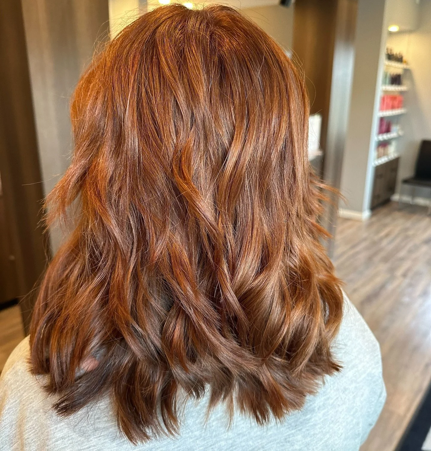 Fresh fall in the hair 🍁

Now is the time to refresh before the holiday rush hits! 
Book your October color or gloss refresh now - appointments are filling fast!!