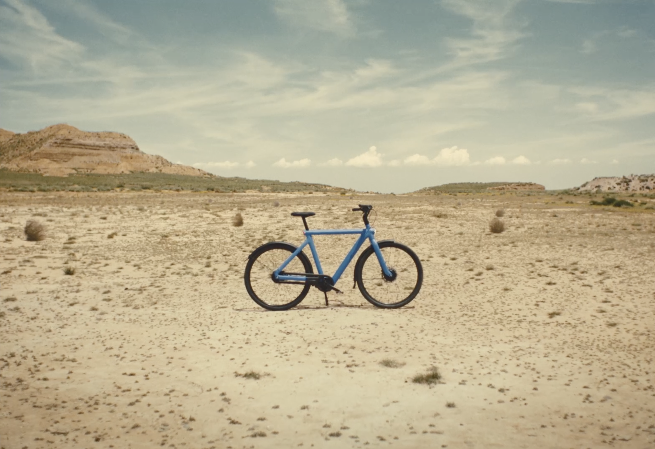 VANMOOF
"LEAVE IT ANYWHERE"
music composition & sound design