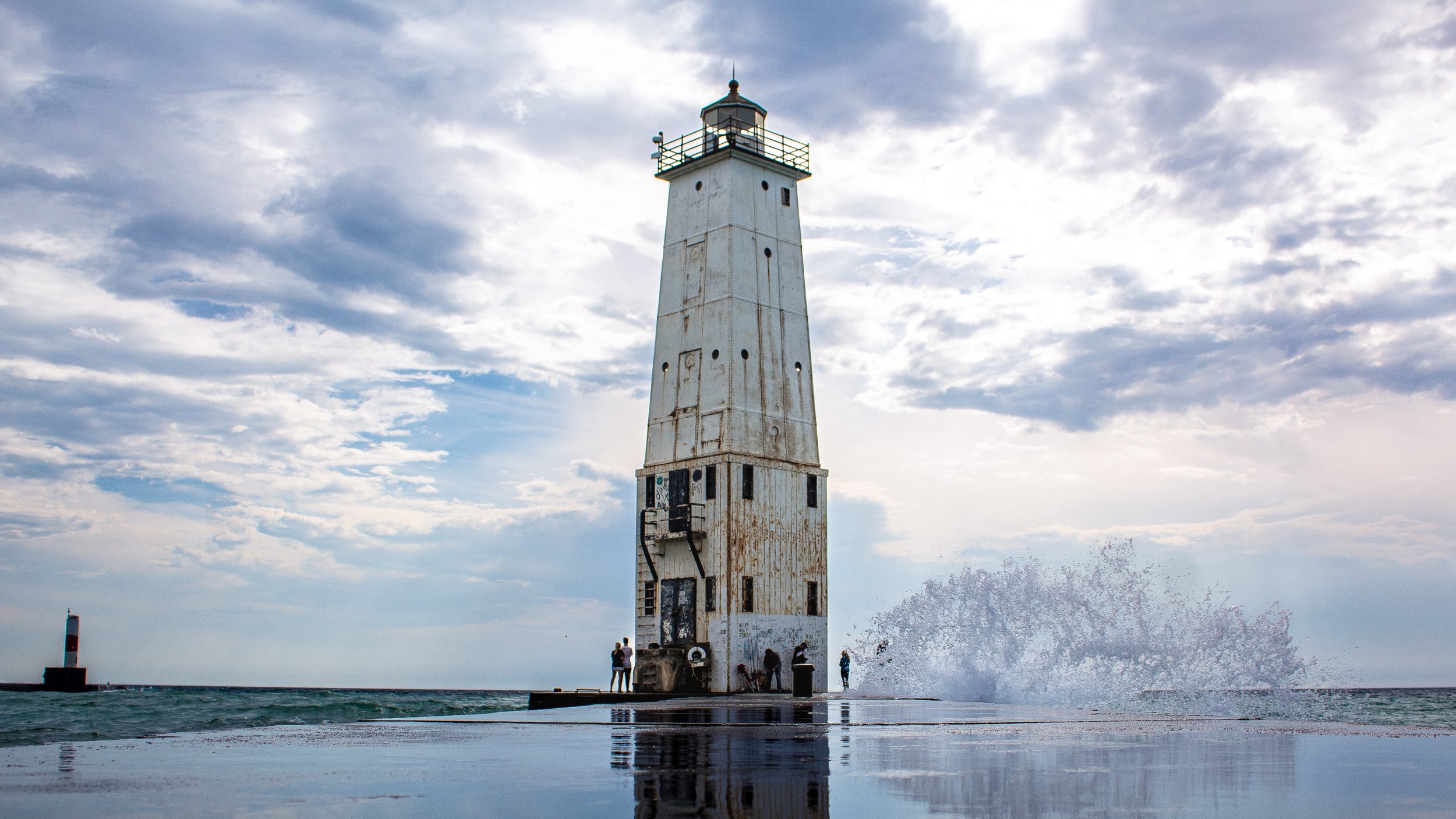 Frankfort North Pier Lighthouse
