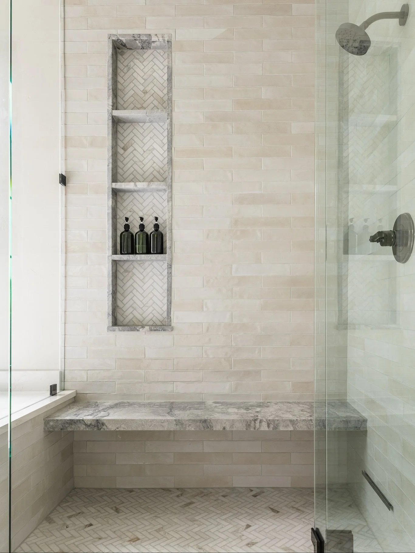 A moment for the forever flawless tile work of @yourmodernhomestead 😯👏

Photography: @devotophoto 
Builder: @yourmodernhomestead 

#interiordesign #bouldercolorado #boulderlife #coloradoliving #coloradohomes #coloradoarchitecture #boulderco #interi