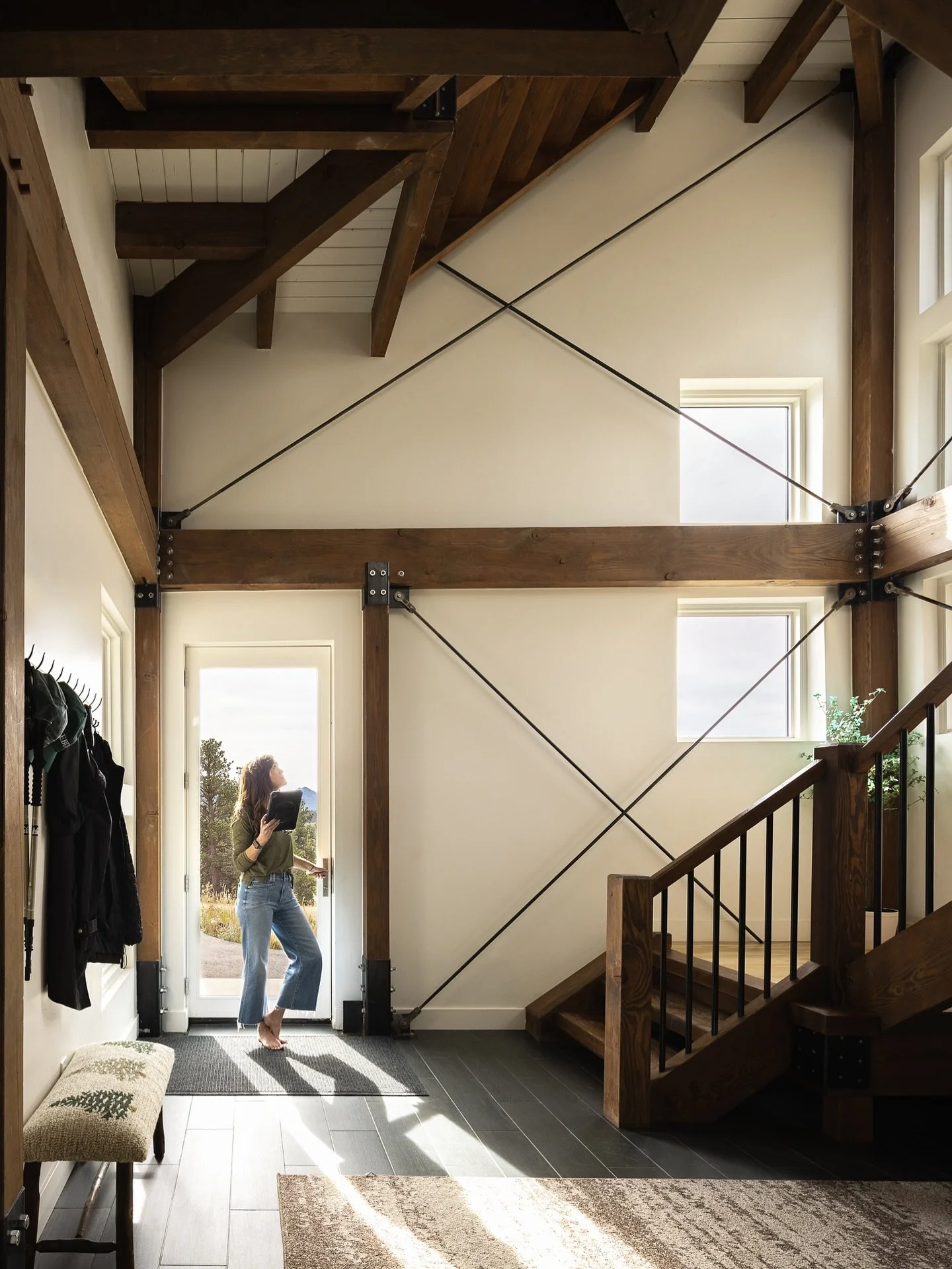 Light check! 👀☺️ I&rsquo;m headed for a much needed vacation. Hope you&rsquo;re keeping where the light is too 💛

#interiorphotographer #interiordesign #bouldercolorado #boulderlife #coloradoliving #coloradohomes #coloradoarchitecture #boulderco #i