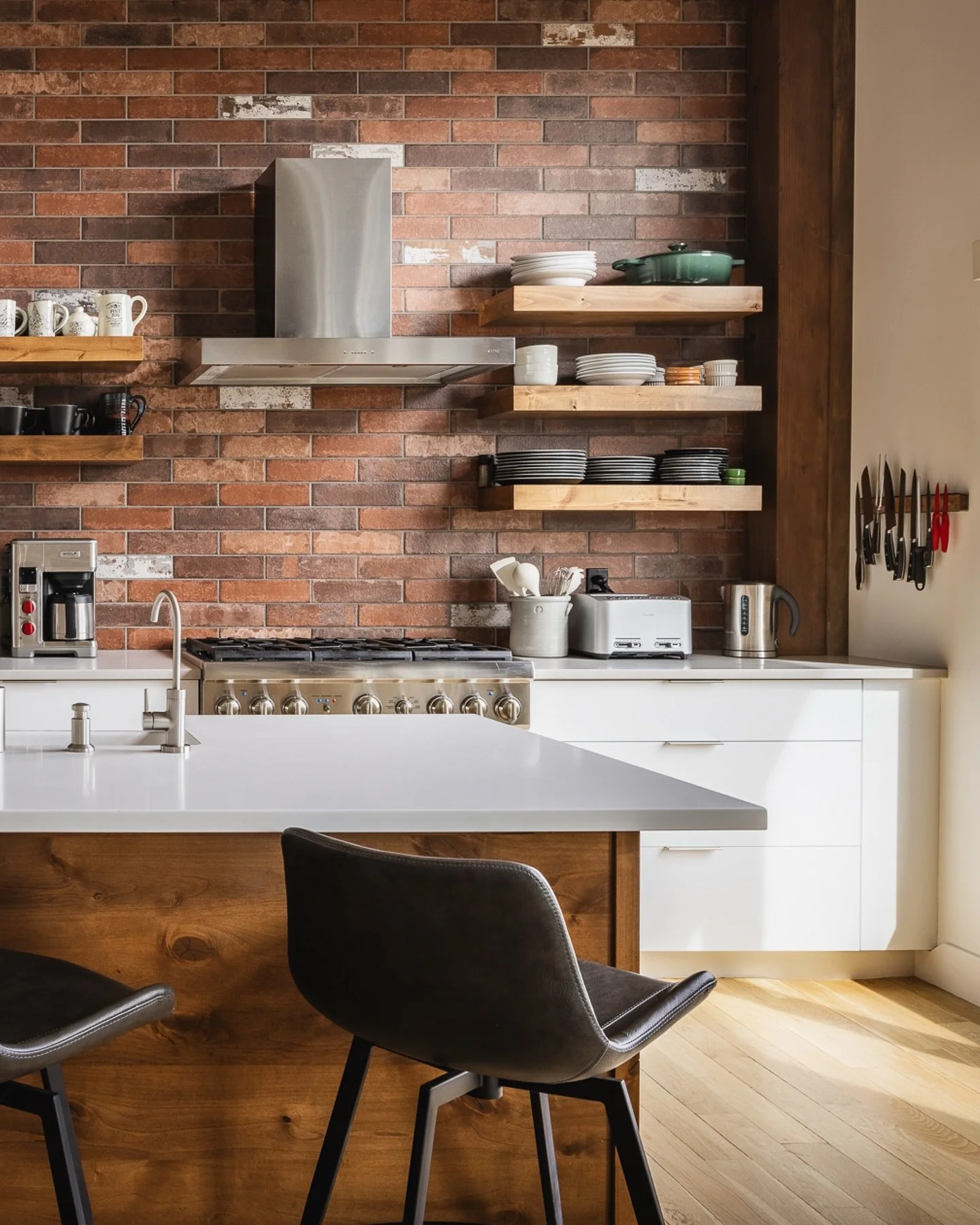 Loved photographing the layers of light and texture in this cozy modern mountain home ✨

Interior photography for the homeowners of this Nederland, CO, retreat. 

#bouldercolorado #boulderlife #coloradoliving #coloradohomes #coloradoarchitecture #bou