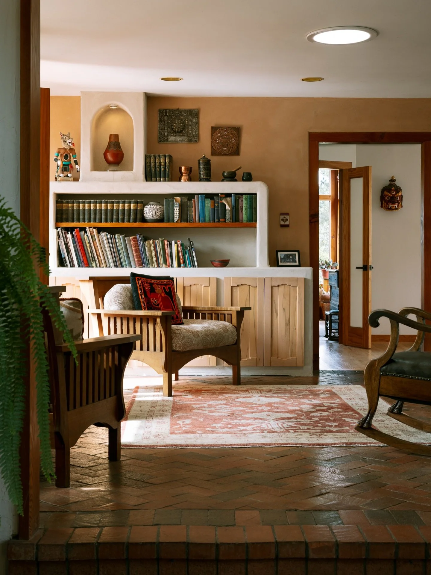 My love affair with New Mexico reached peak swoon when some dear clients asked me to photograph their Sandia Park residence, a labor of love they&rsquo;ve spent 50 years hand-crafting. So much goodness incoming from this project 💛💫

#interiorphotog
