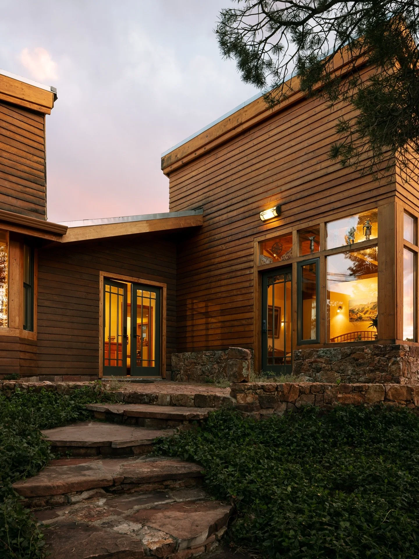 A little slice of a home packed with 50 years worth of hand-built memories 💛 Thank you for asking me to capture it all, sweet Silbaughs!

#interiorphotography #newmexicolife #newmexico #newmexicohomes #highdesertlife
