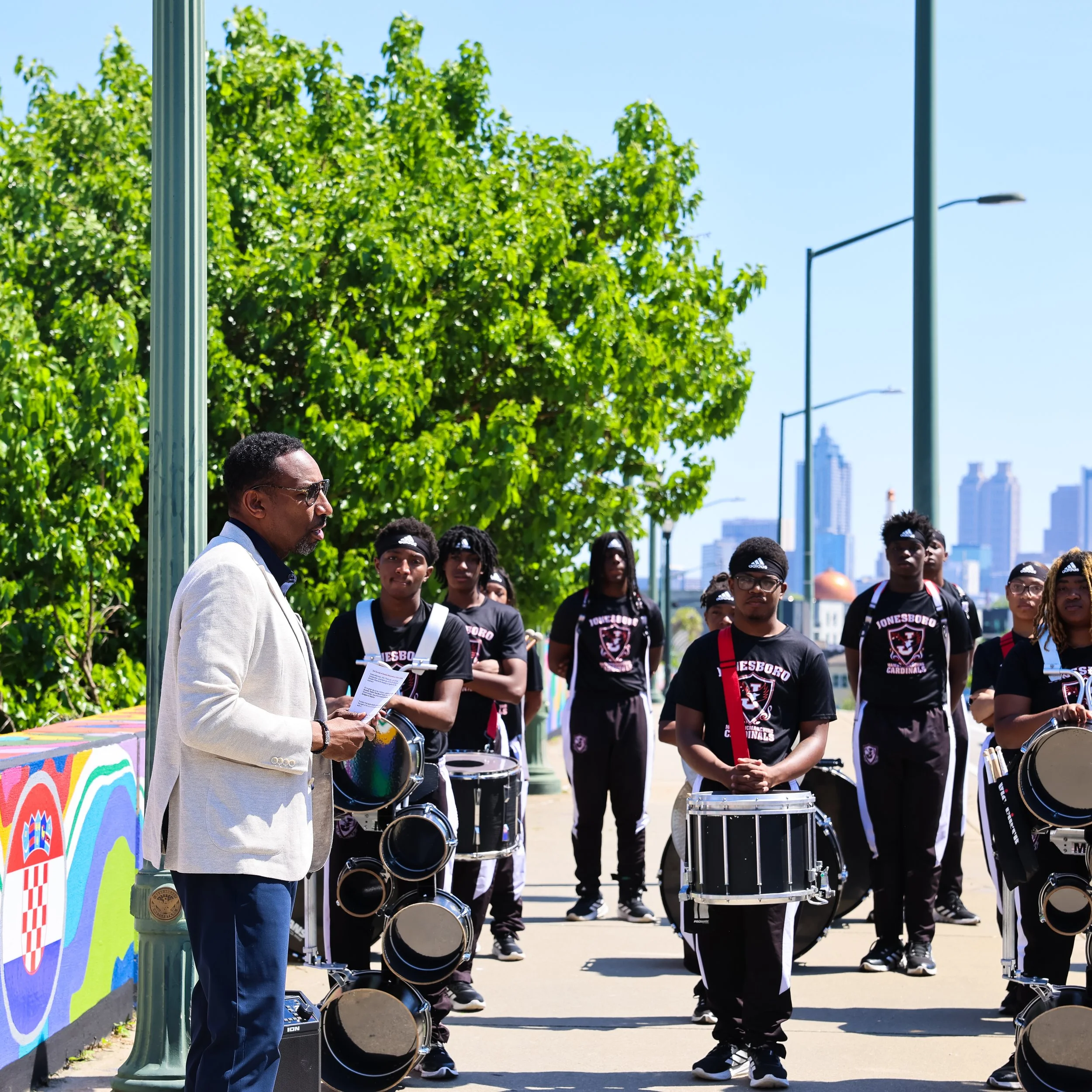 Girl Scouts and Mayor Andre 17th st bridge-3.jpg