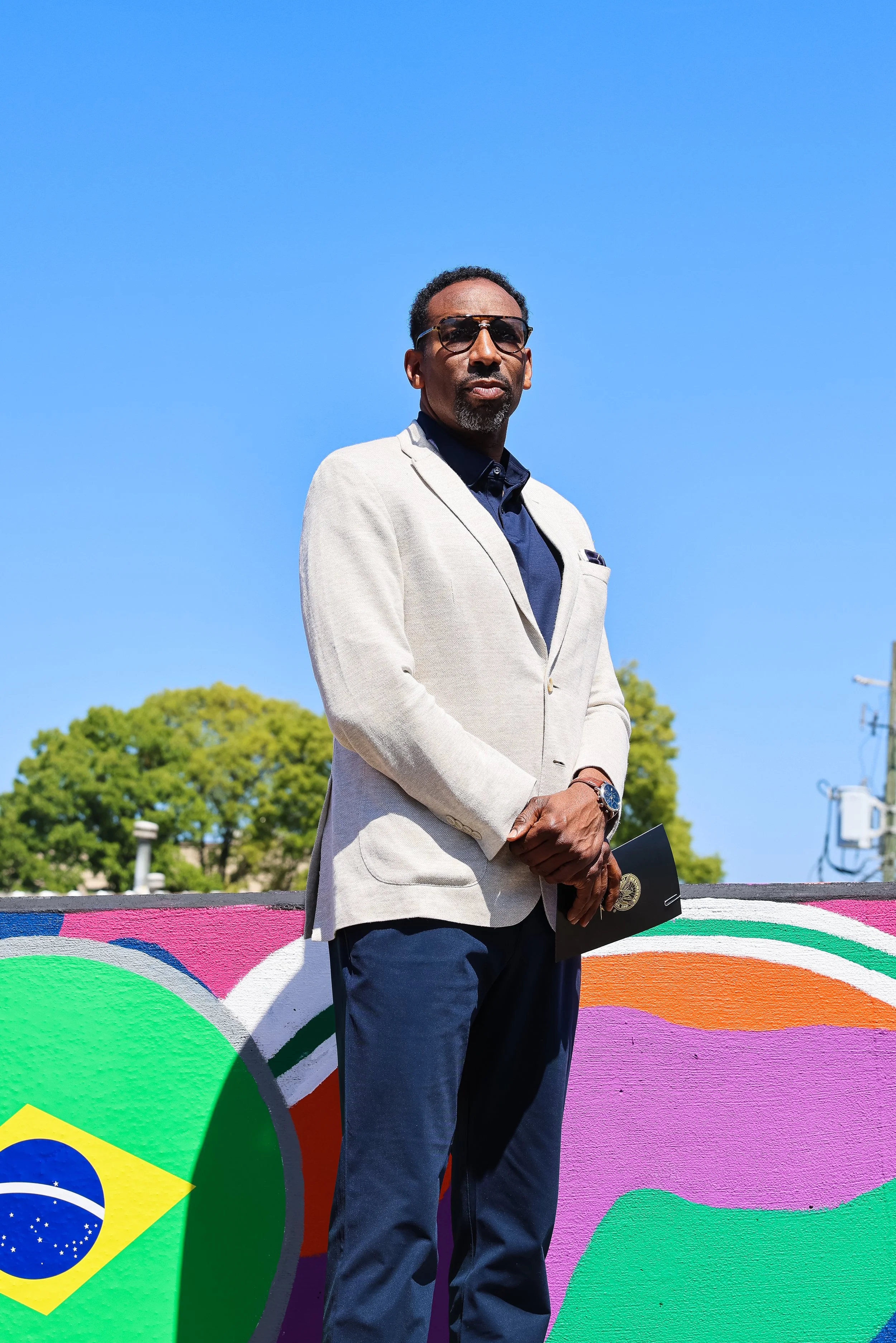 Girl Scouts and Mayor Andre 17th st bridge-8.jpg