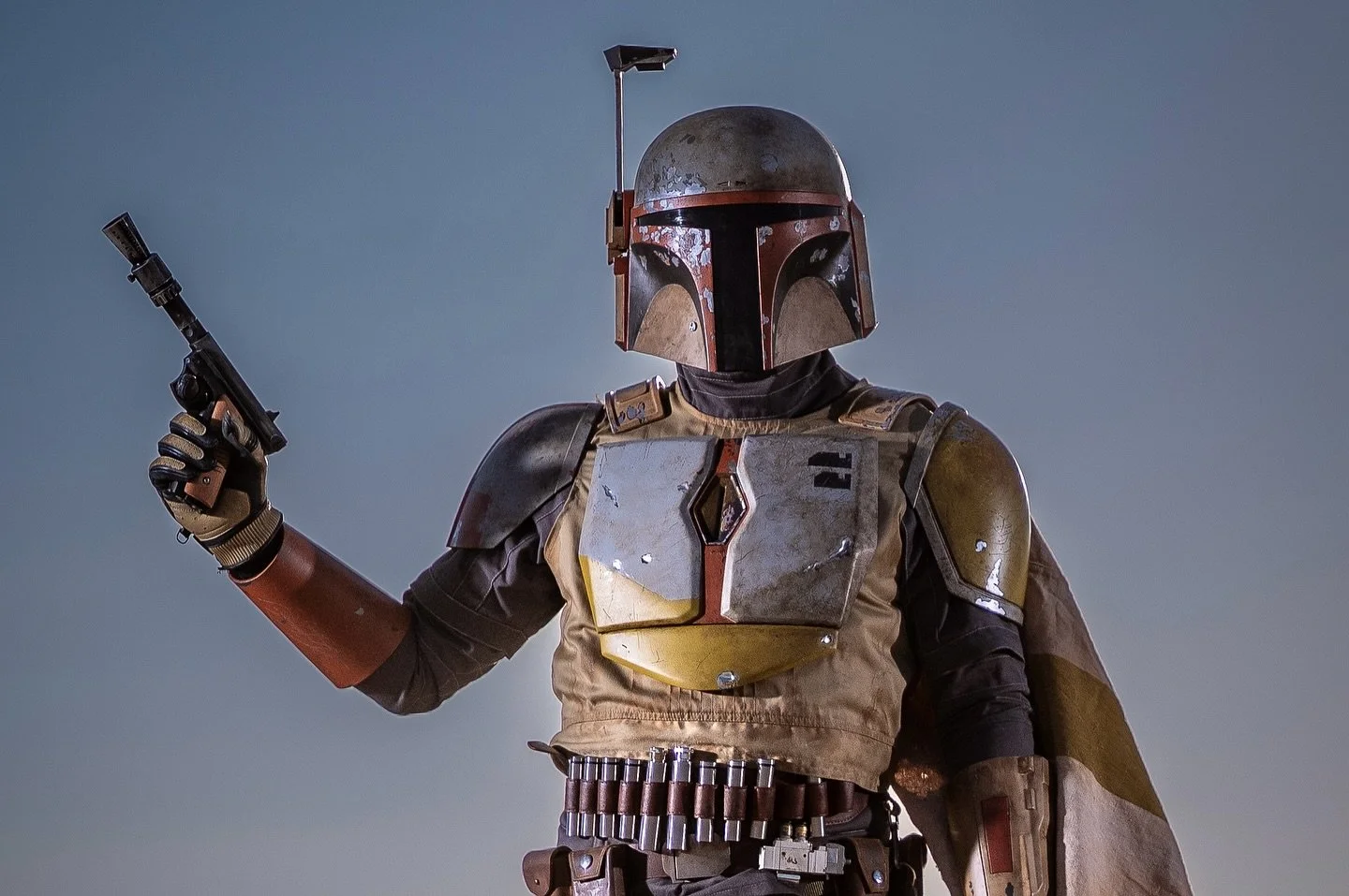 Some favorites sunset shots taken at last months&rsquo;s Outpost 77 event at Twin Suns Ranch.

@outpost_77 
@venturamandalorian 
@silverharpycosplay 

#drokephotography #starwarscosplay #tatooinevibes #twinsunsranch #outpost77 #mandelorian #twilek #s