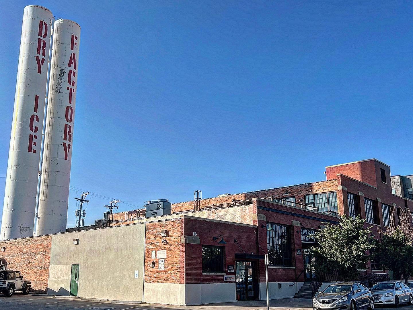 ! New FLUX Project !

Modern office buildout for @deptagency in Denver&rsquo;s Dry Ice Factory #tenantimprovement 

This is a fun project as the Partners of FLUX were involved with the former buildout for @devetry (now DEPT&reg;️) in 2019 #onward #MT
