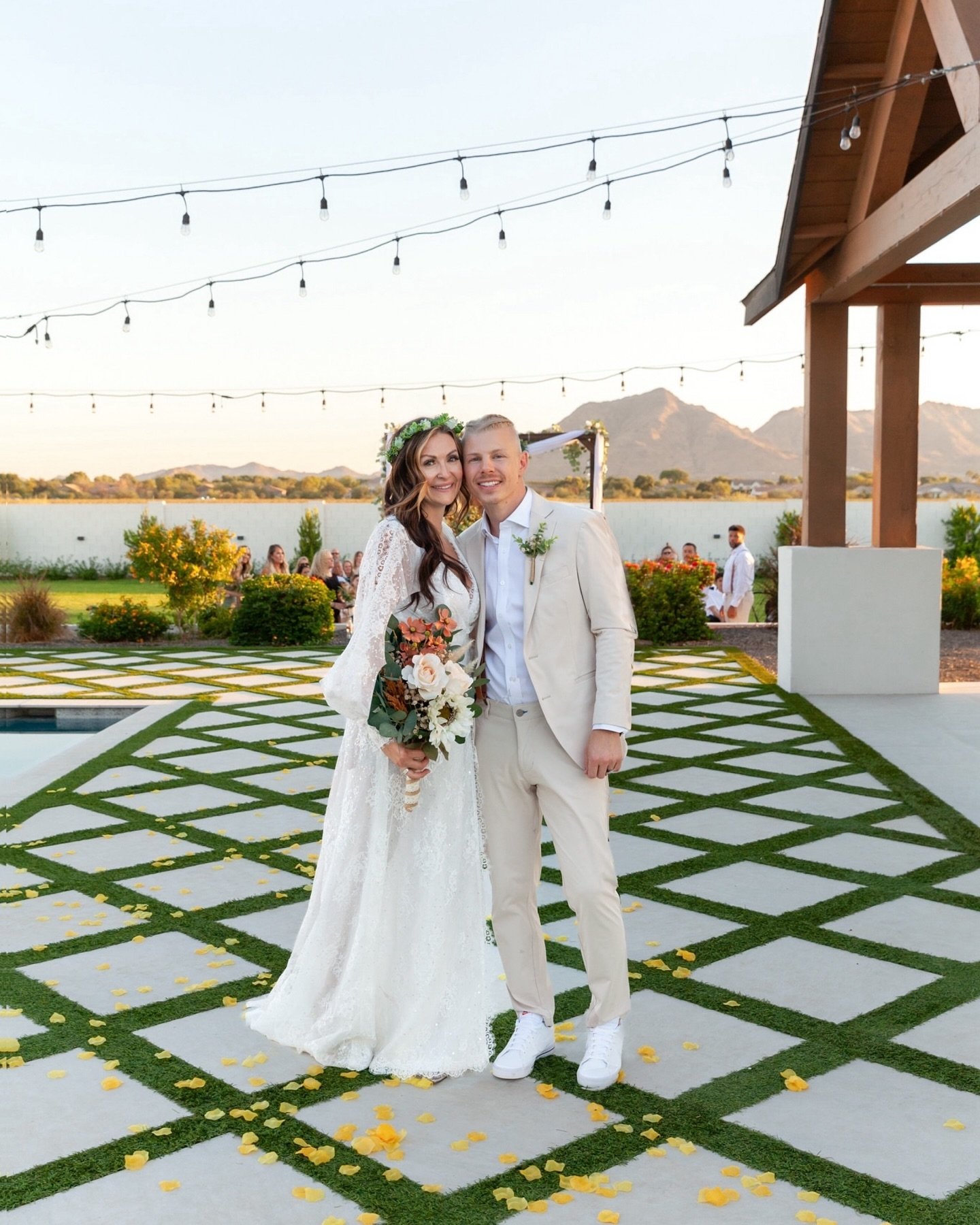 I loved capturing this day so much I had to share more of it. 

-

#vanessakuennphotography #phoenixphotographer #phoenixweddingphotographer #phoenixarizona #scottsdalephotographer #glendalephotographer #weddingphotography