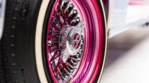 1950-Chevrolet-Deluxe-Pretty-In-Pink-16.jpg