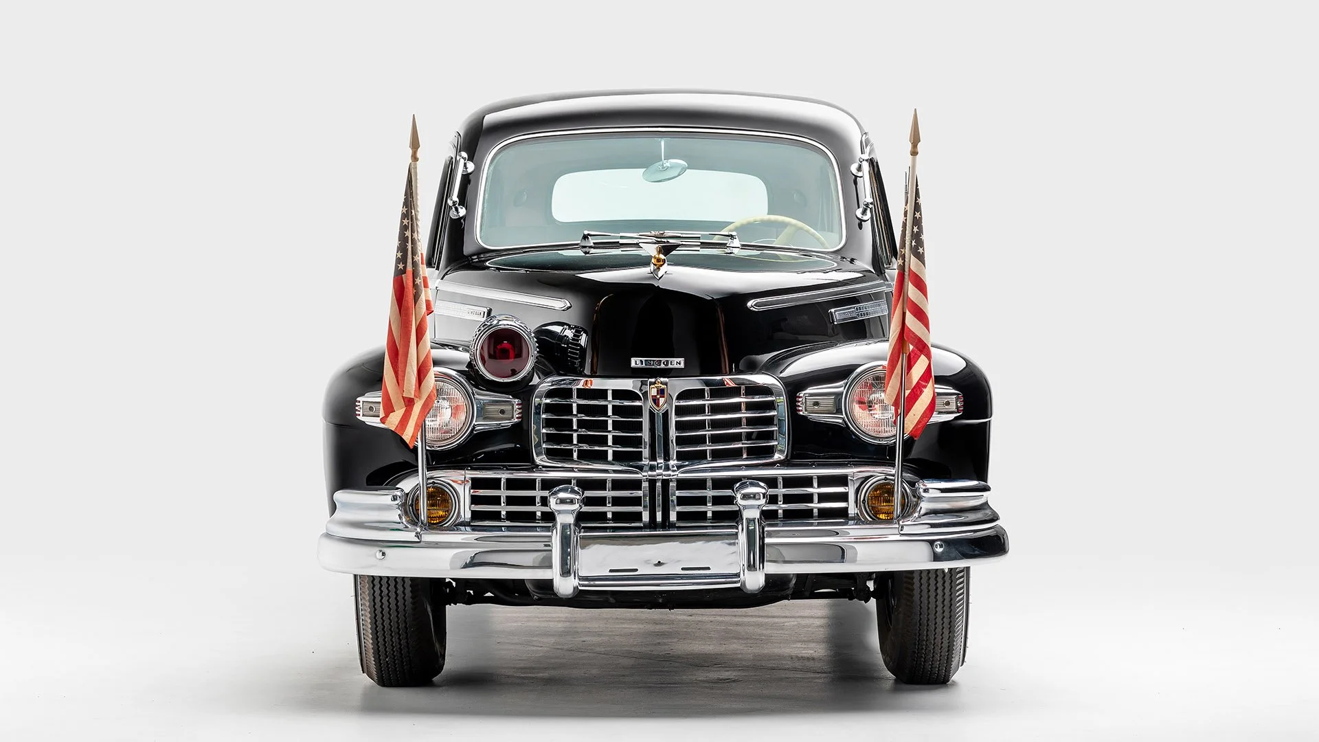 1942/46 Lincoln Custom Limousine — Petersen Automotive Museum