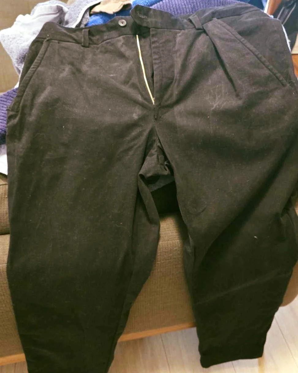 New Blog Post: Trousers are a Husband's Best Friend.
Check out the blog post in my Bio link!

 #sewing #biginnersewer #samsewssowell #menswear