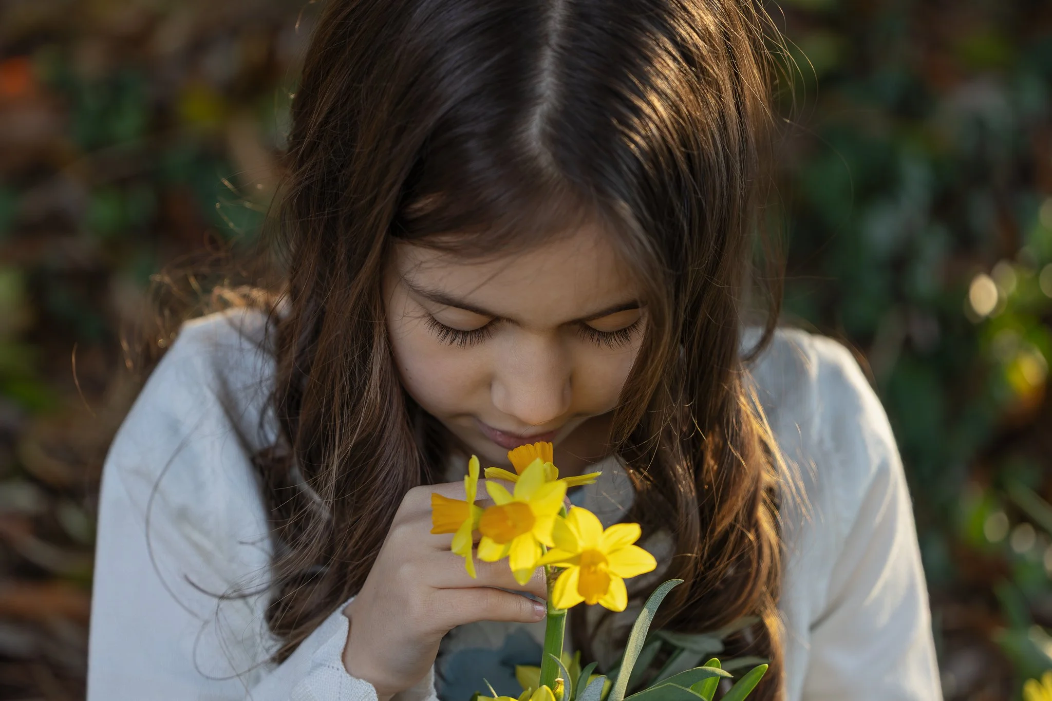 2026_02_28_IMG_2966 Girl Smell Narcyssus Flower.jpg