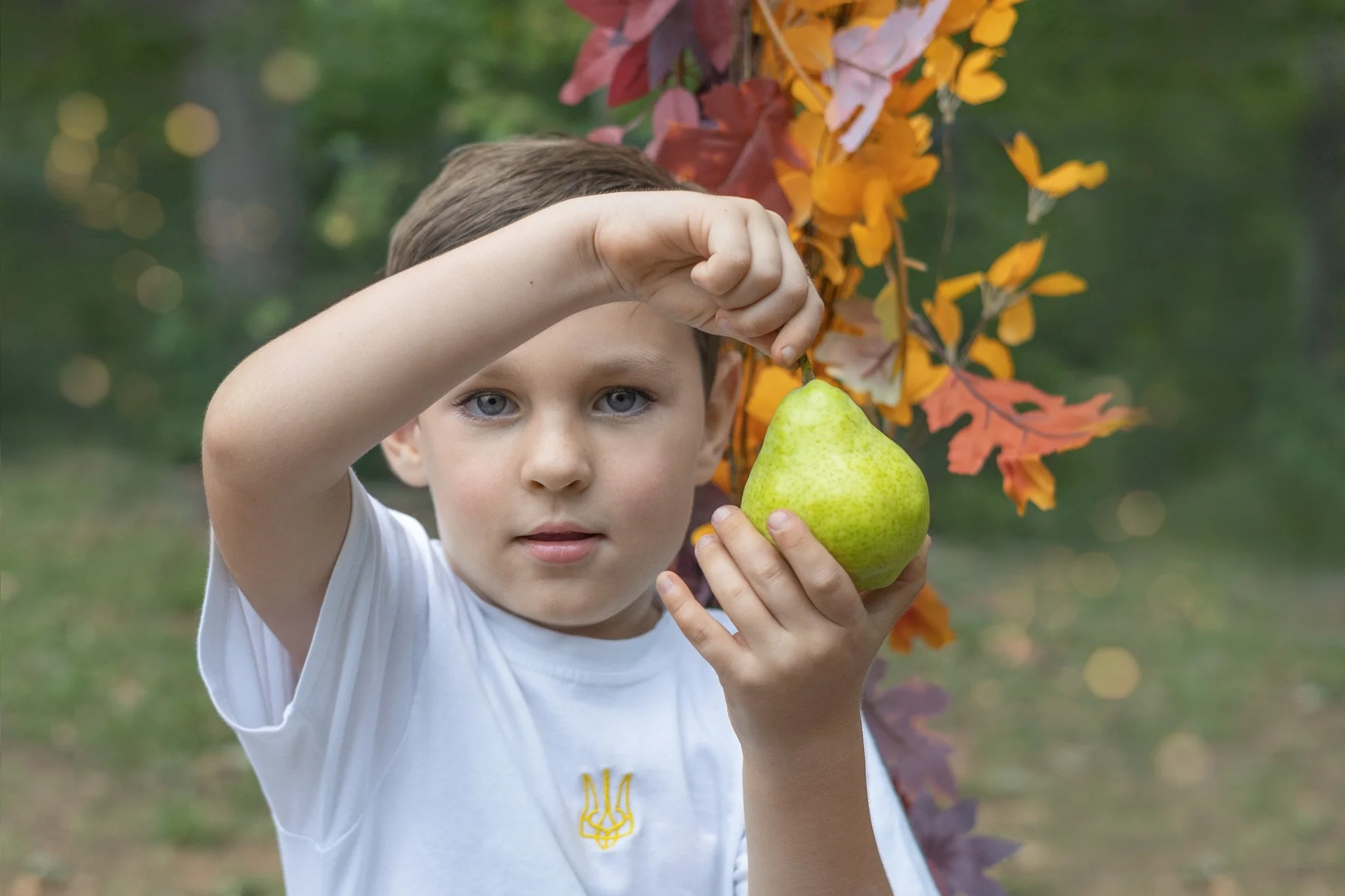 Portrait Boy and Pear