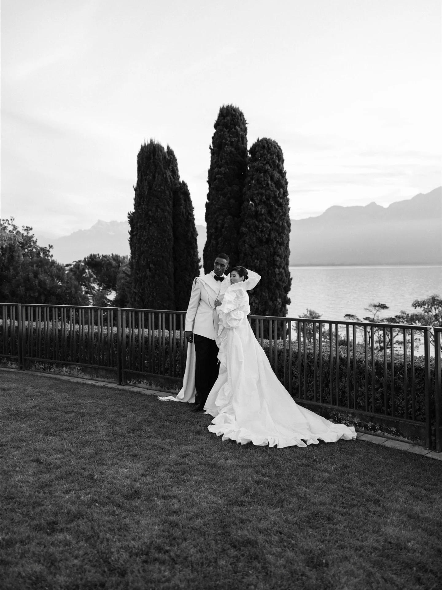 Quietly composed 

Concept + Head planner  @unicqevents
Photography @yolantabirkhanestudio 
Videography @memento.videography
Content Creation @cherish_andco
Venue @fairmontlemontreuxpalace 
Floral Design @nebbiastudio
MUAH @theporfirio_
Stationery @b