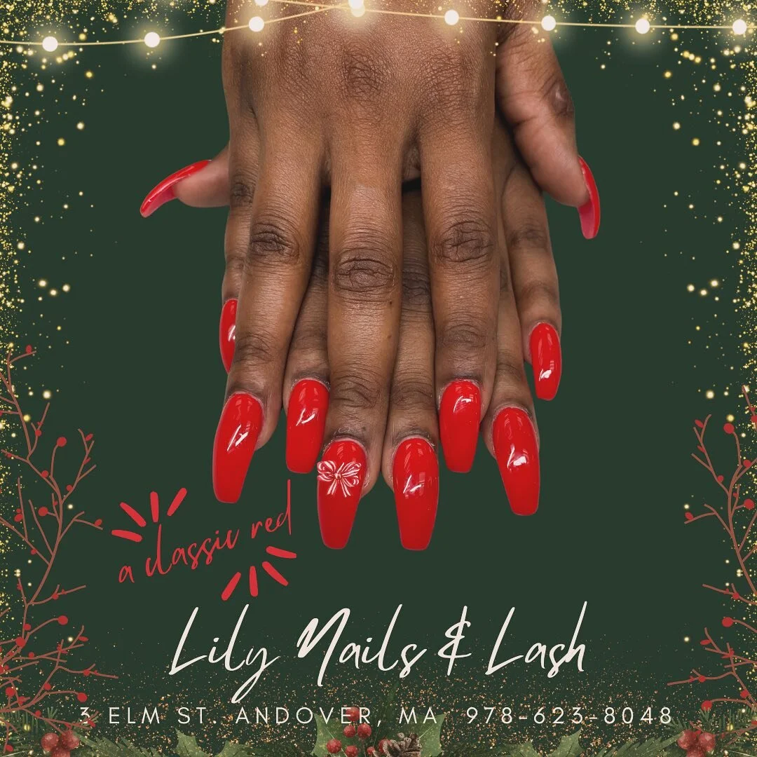 Nothing beats a classic red for the holiday occasions. 

#holidaynails #rednails #nails #christmas #holidayready #andoverma #lilynailsandover