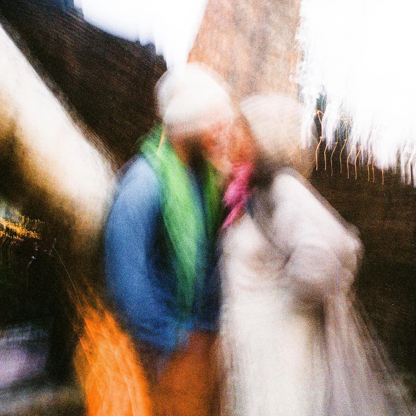 what are you holding on to that you really would like to let go of? (📸 @emmamariej_ )