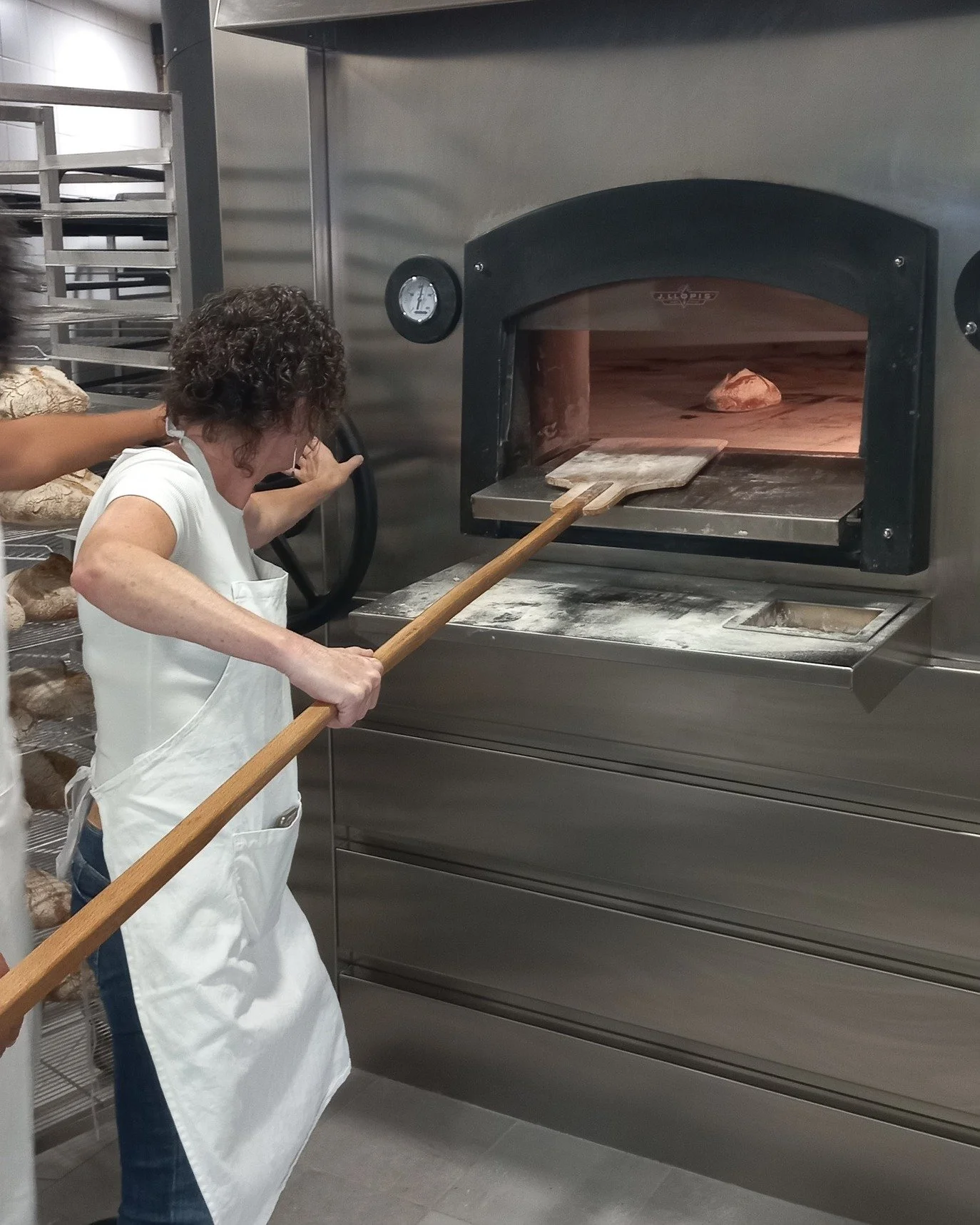 ATELIER PAIN AU LEVAIN ! Nous ouvrons un cr&eacute;neau le samedi 11 octobre 🎉. 
Premier arriv&eacute;, premier servi et c'est maximum 8 personnes par session. 🏁🏃
Inscription sur notre site internet ➡https://www.laboulangerieculturelle.com/nos-eve