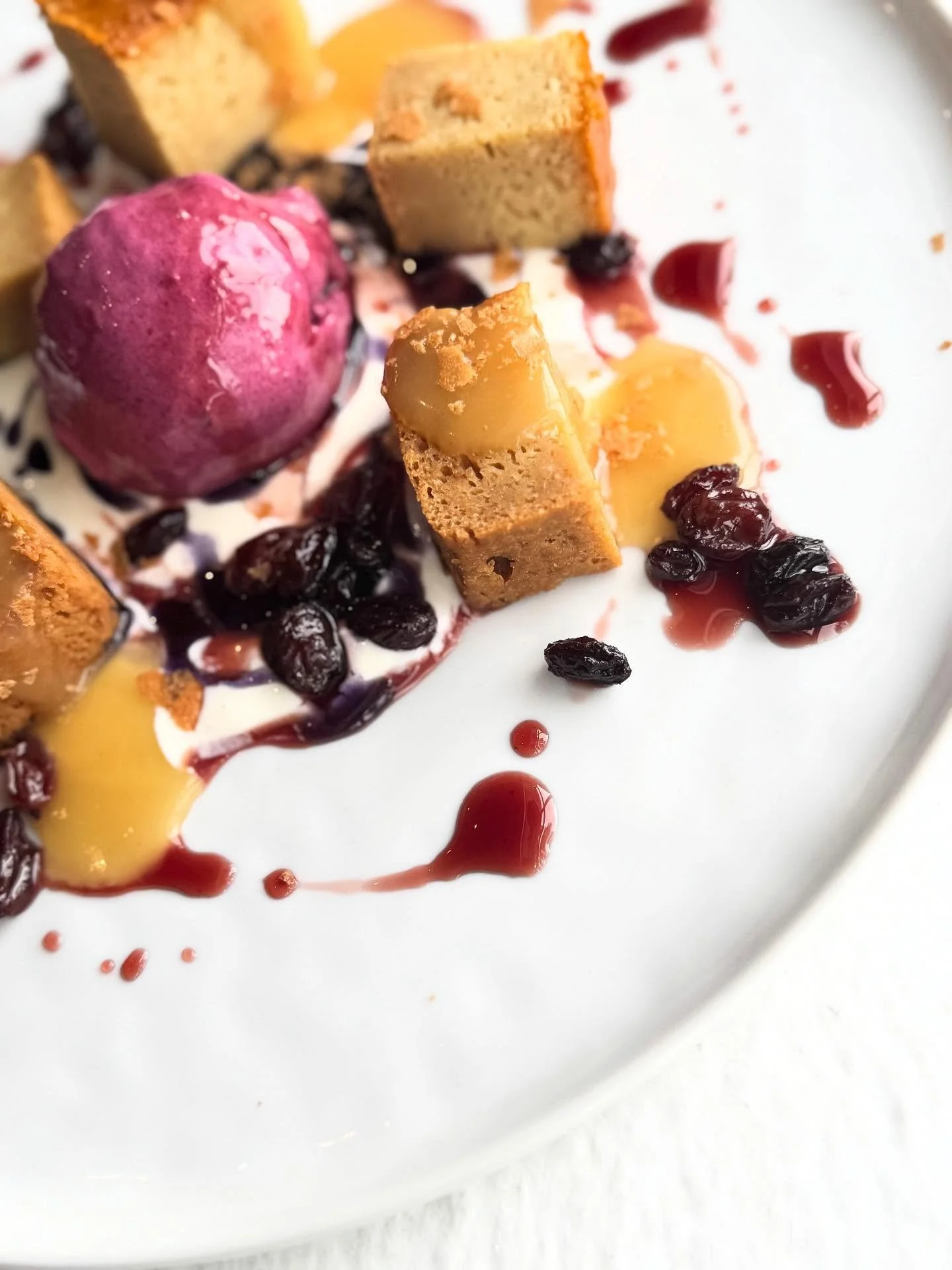 New dessert, very loosely inspired by “ants on a log”: celeriac + honey  cake, arroyo seco concord grape sorbet, tahini caramel, poached raisins
.
.
.
.
.
.
.
.
.
.
.
#newmexico #taos #nmtrue #landofenchantment #visittaos #taosfoodie #ta