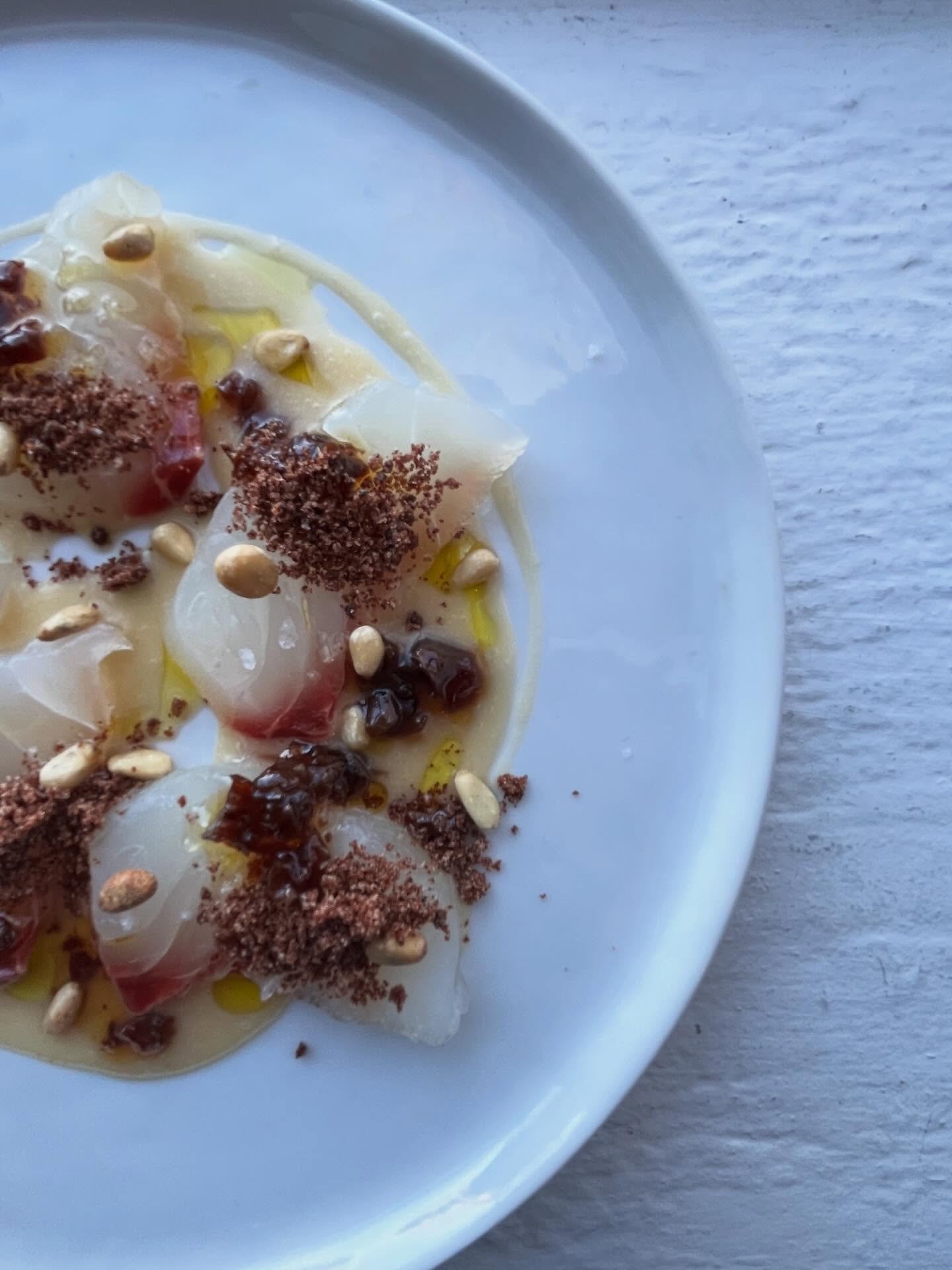 Course one:
Medai: brown butter, fish sauce, pickled raisin, pinon