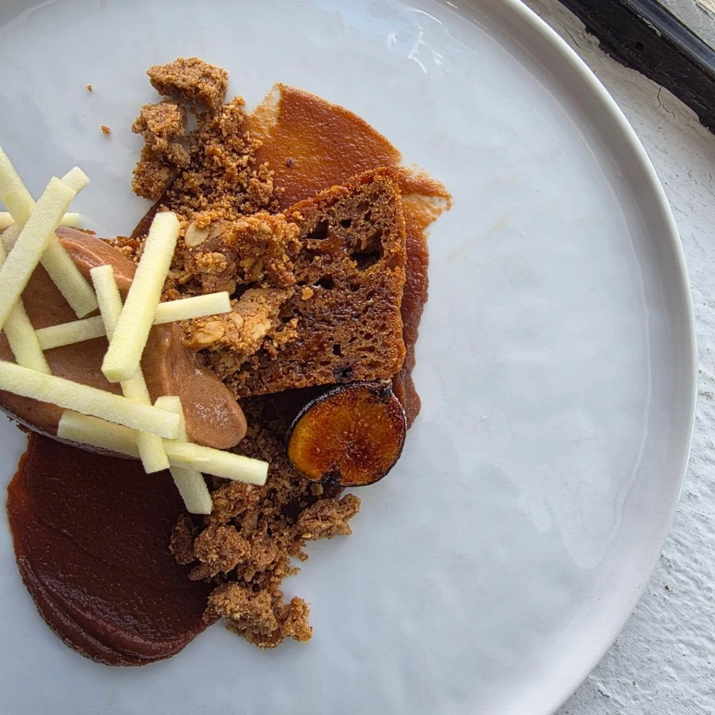 Apple cider donut (gf) cake: apple butter, cobbler crumble, gl&uuml;hwein + fig sorbet

On tonight