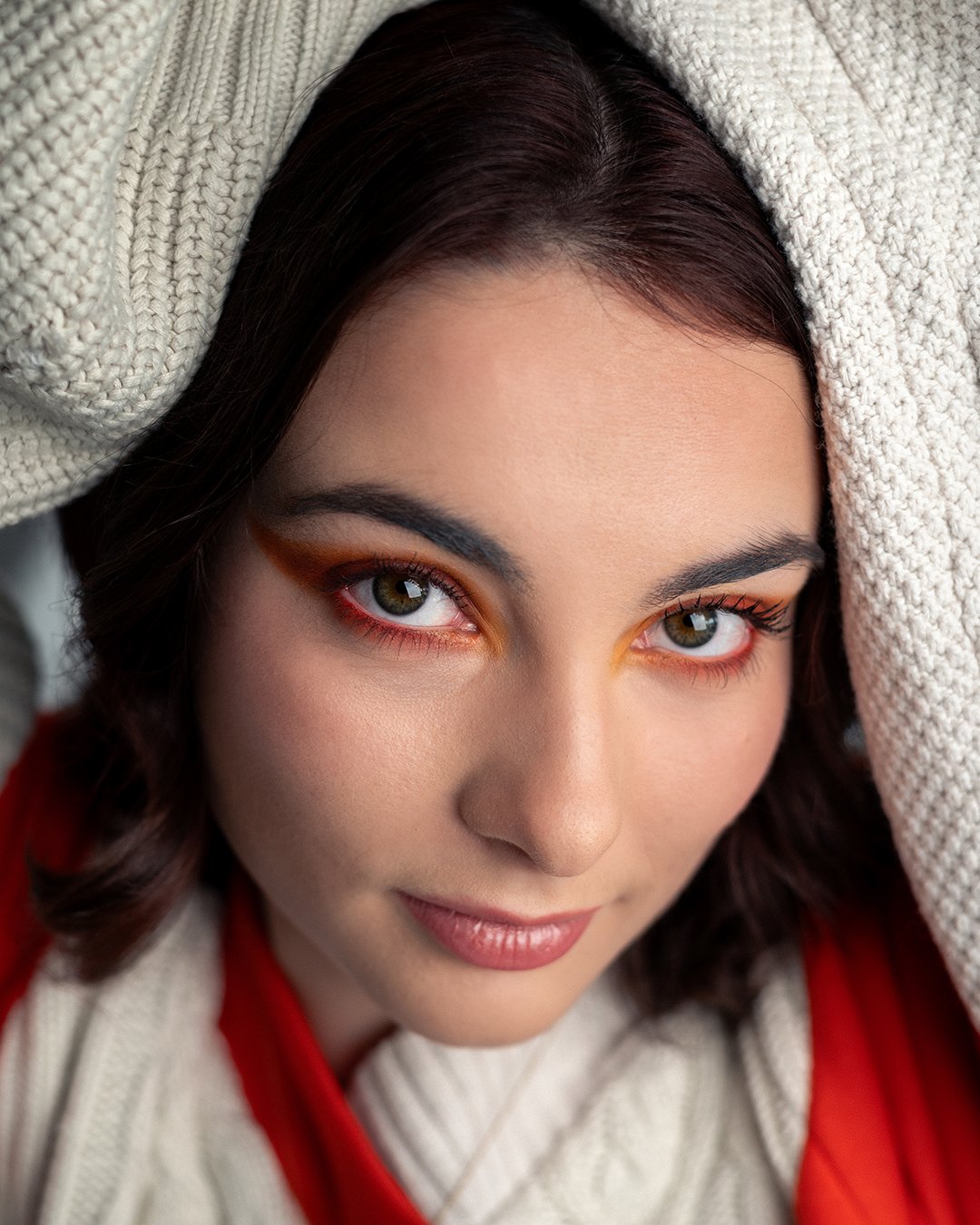 compl&eacute;mentaires 🍊

Model: @pauline_roby_ (son premier shoot !)

MUA: @lauxmuah 

Styling: @maisonbousquet_

#nikonfr #50mm #shoot #styling #maisonbousquet #shootingreims #reims #shootingepernay #photographereims #model #MUA