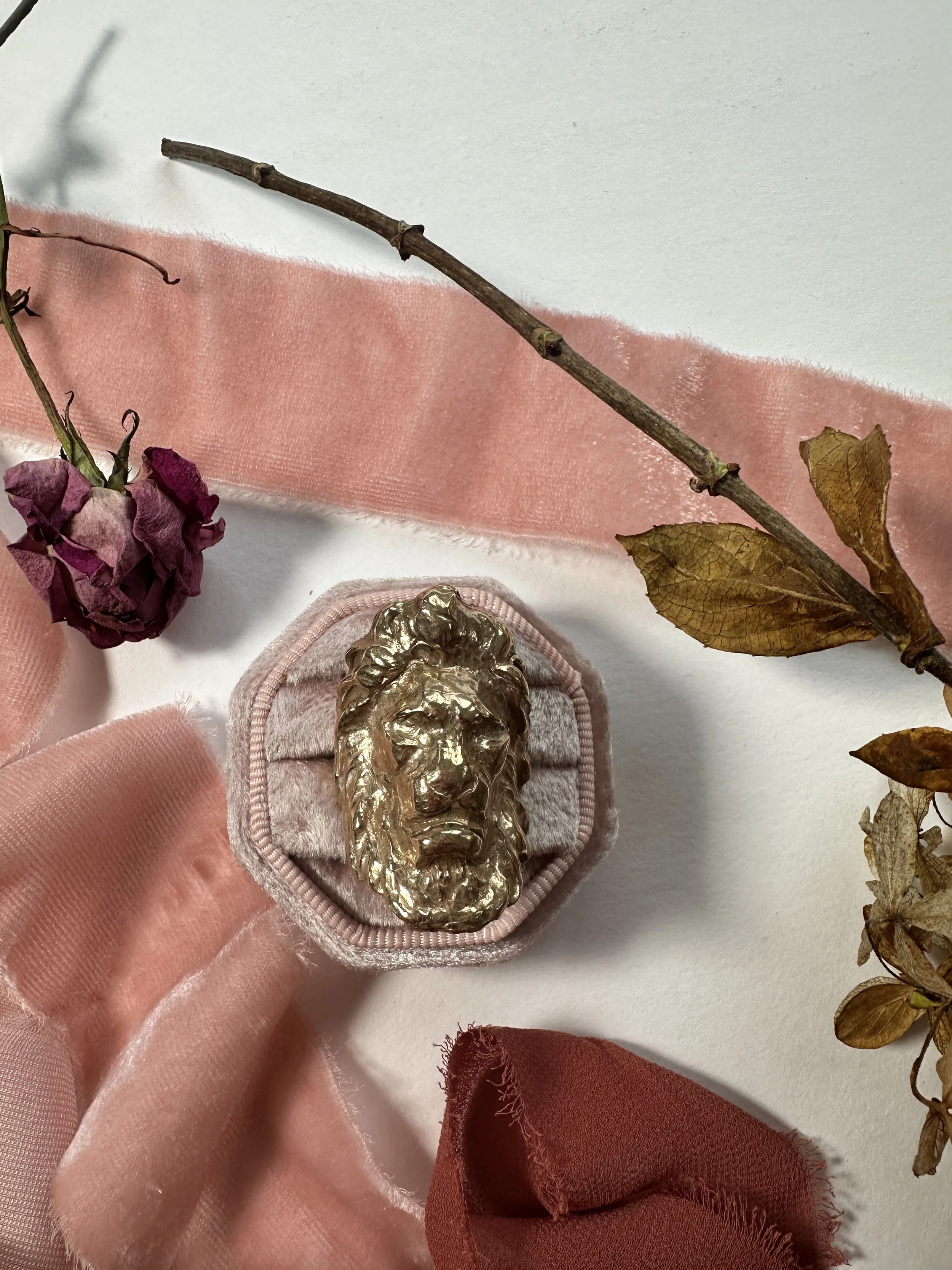 lisa elle bronze jewelry lion ring
