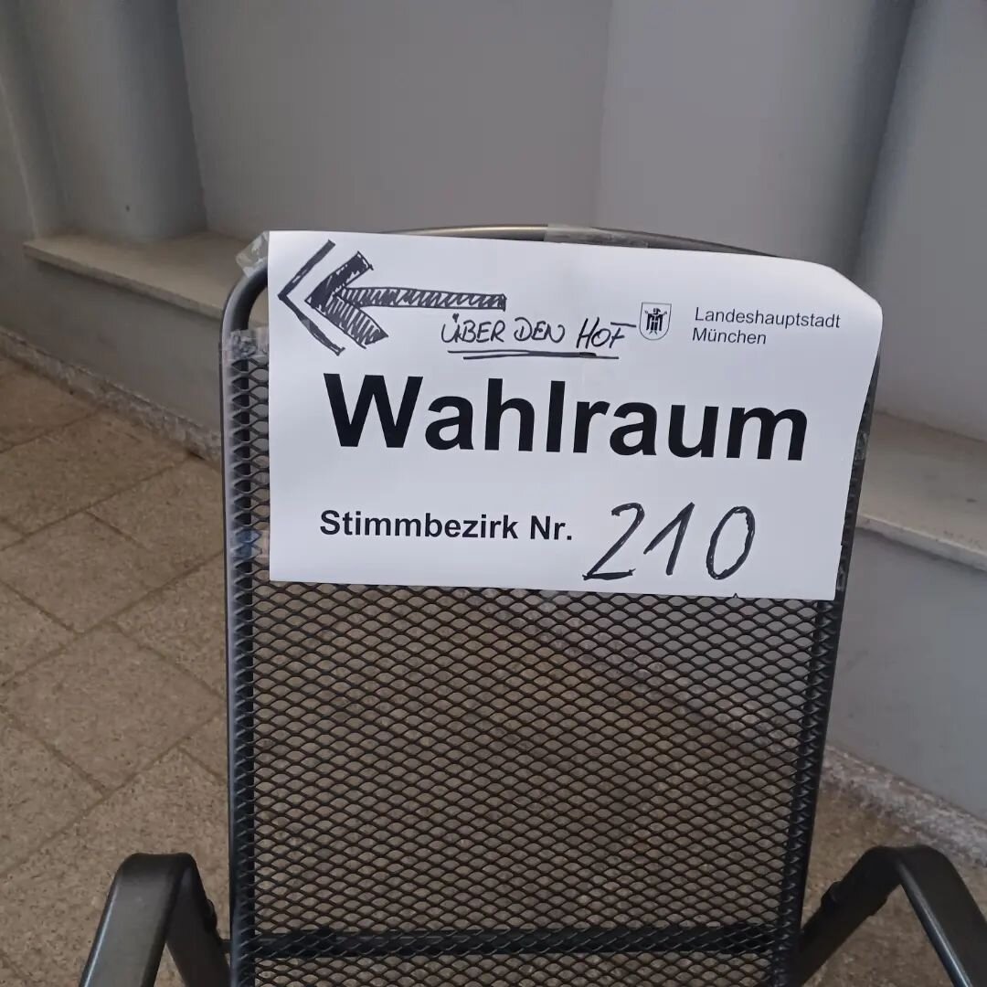 Bis 18 Uhr noch w&auml;hlen gehen! #wahl #dreim&uuml;hlenviertel #dreimuehlenviertel&nbsp; #Isarvorstadt #muenchen #minga #M&uuml;nchen&nbsp; #igersmunich #igersmuc #muenchenstagram #Isarvorstadt #roecklplatz #roecklplatzlove #Isar&nbsp; #Bayern #Bav