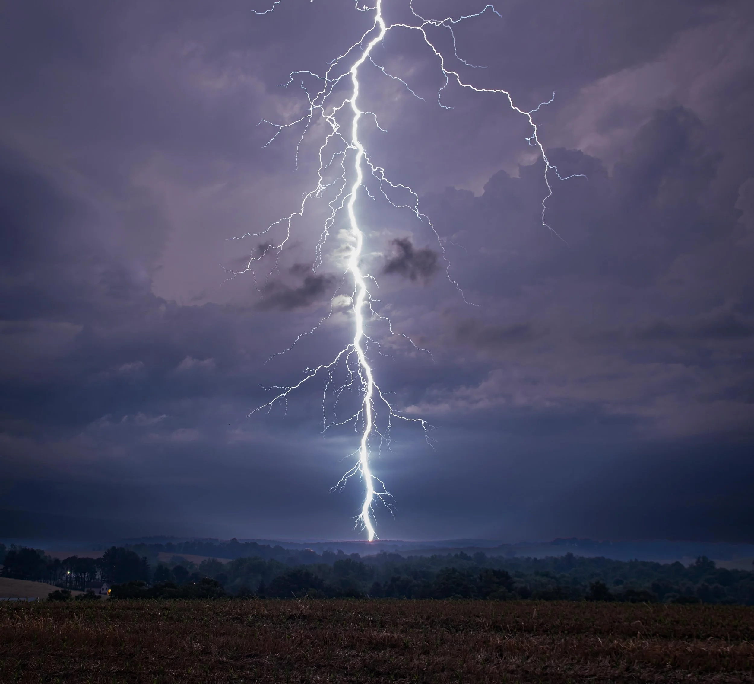 lightning-storm-thunderstorm.jpg