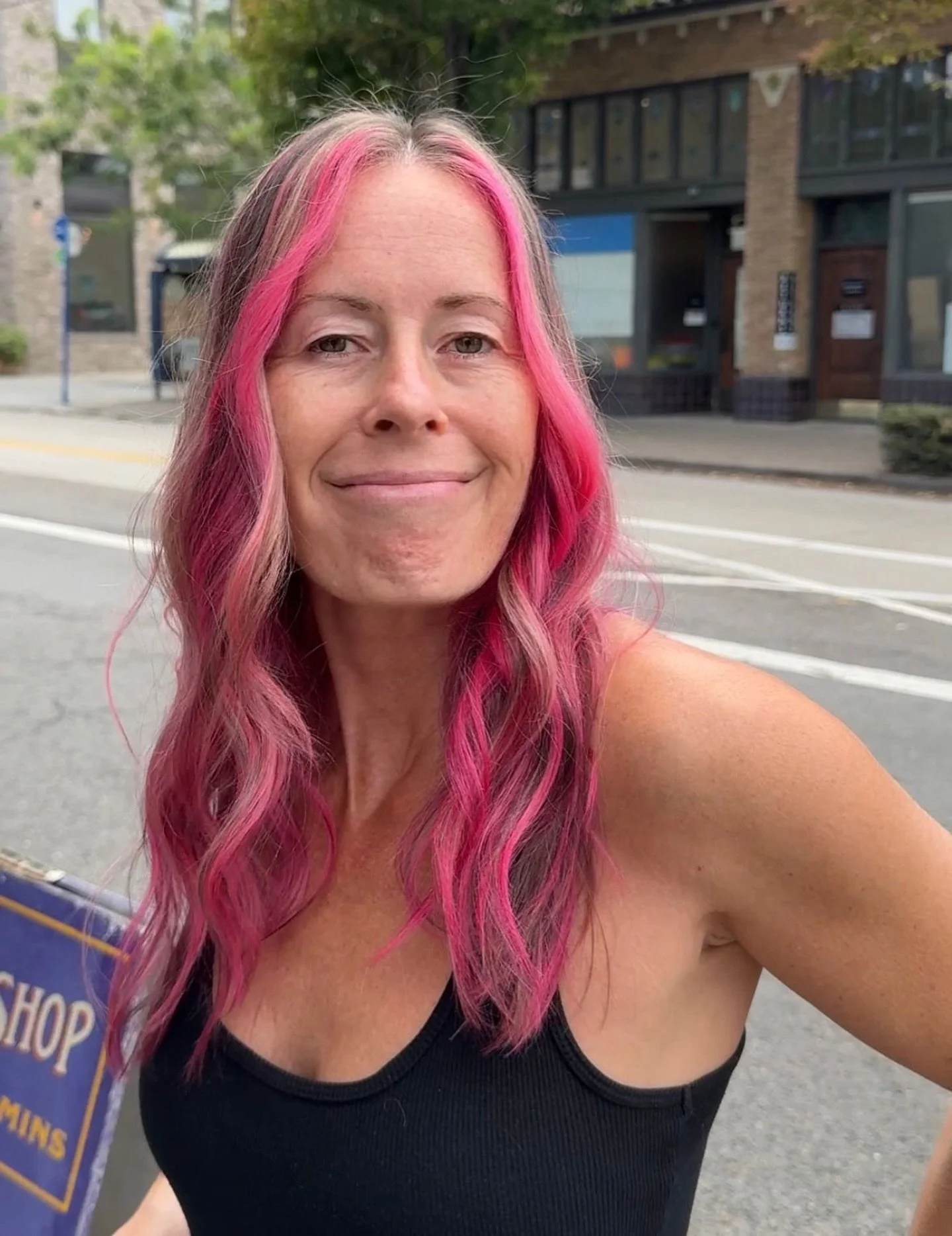 We are proud to introduce Debbie Collis @debbiecollis who will be leading our all levels track this year for Big Barn!
International partner acro teacher Debbie Collis started taking gymnastics when she was a kid. Thanks to her training in her youth,