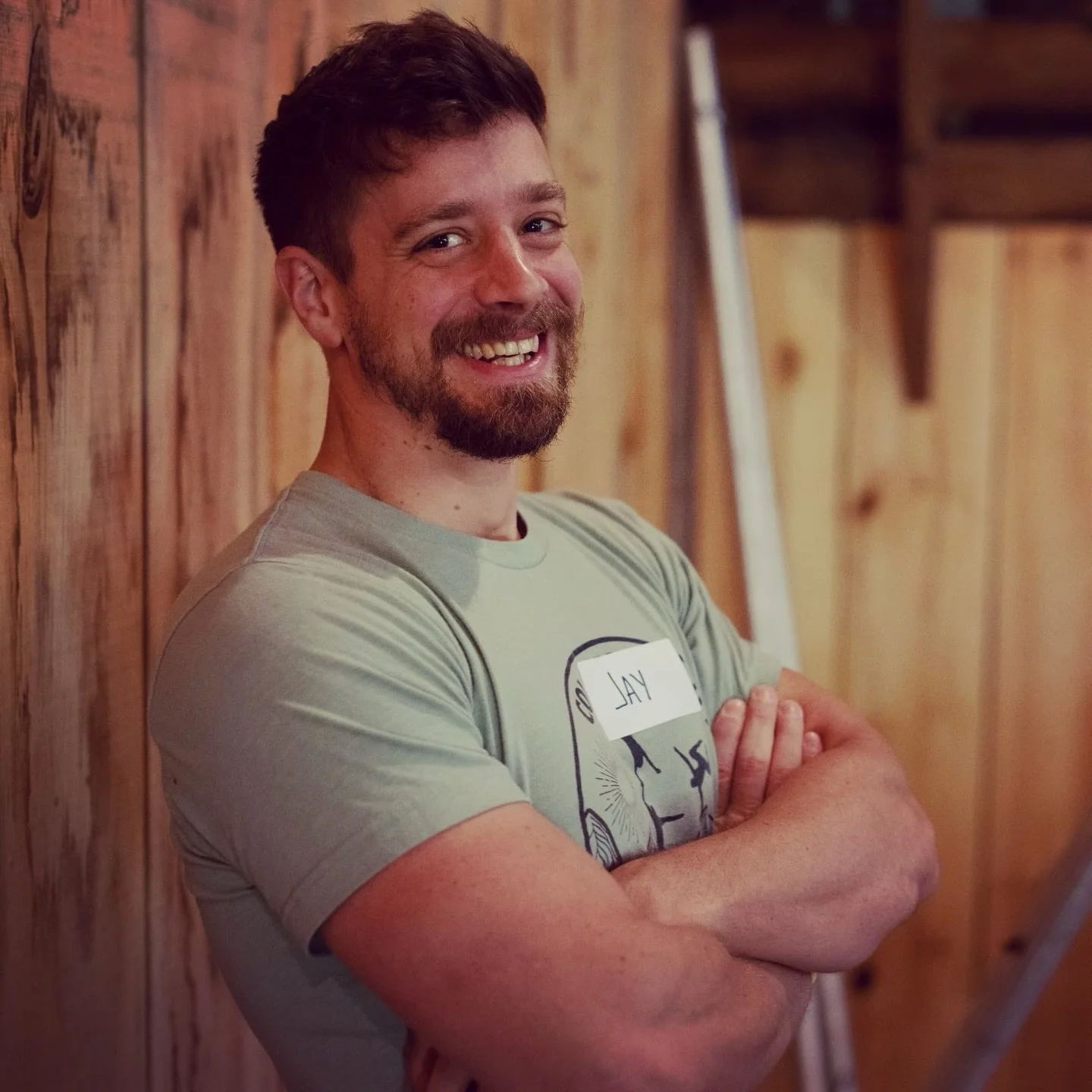 We are proud to introduce Jay @j.arthur_acro who will be our next teacher for this year&rsquo;s Hand to Hand &amp; Intermediate Standing Acro track at Big Barn!
Jay discovered acro in 2015, building on a foundation of acroyoga that soon gave way to a