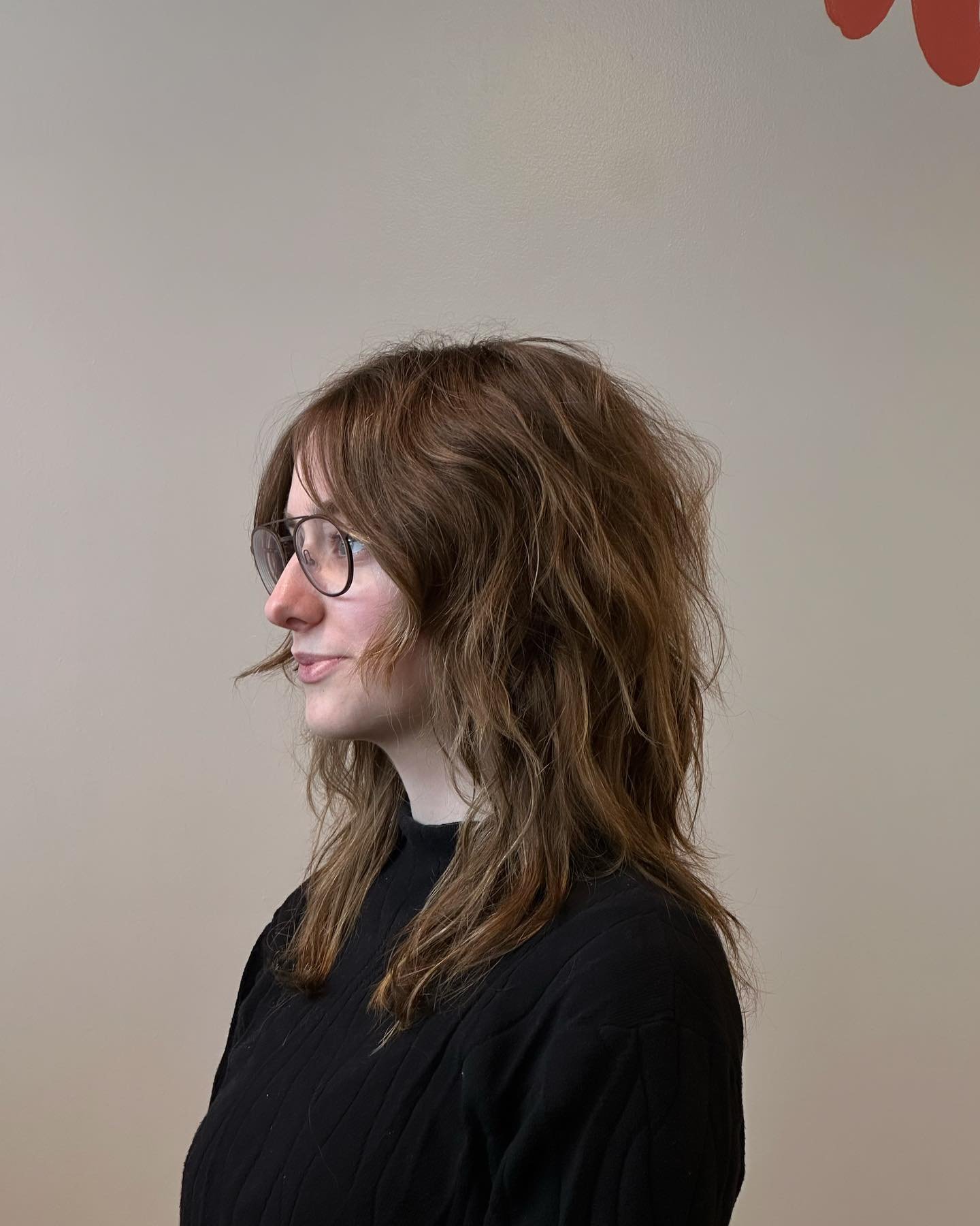 Swipe for the before ~ 
(Also proof you don&rsquo;t need bangs for a shag haircut xx)