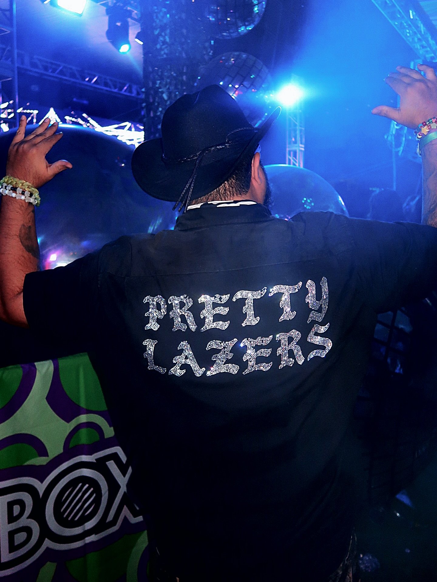 P R E T T Y L A Z E R S