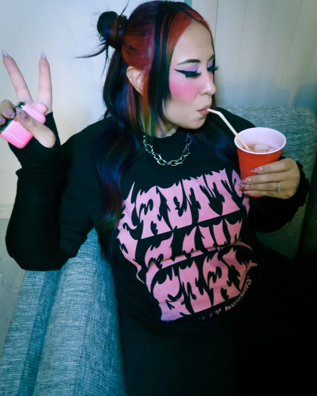 I&rsquo;m literally just a Rave Girl 🤭🩷✨
.
.
.
.
.
#prettyravegirl #plur #afters #ravegirl #edmshirt