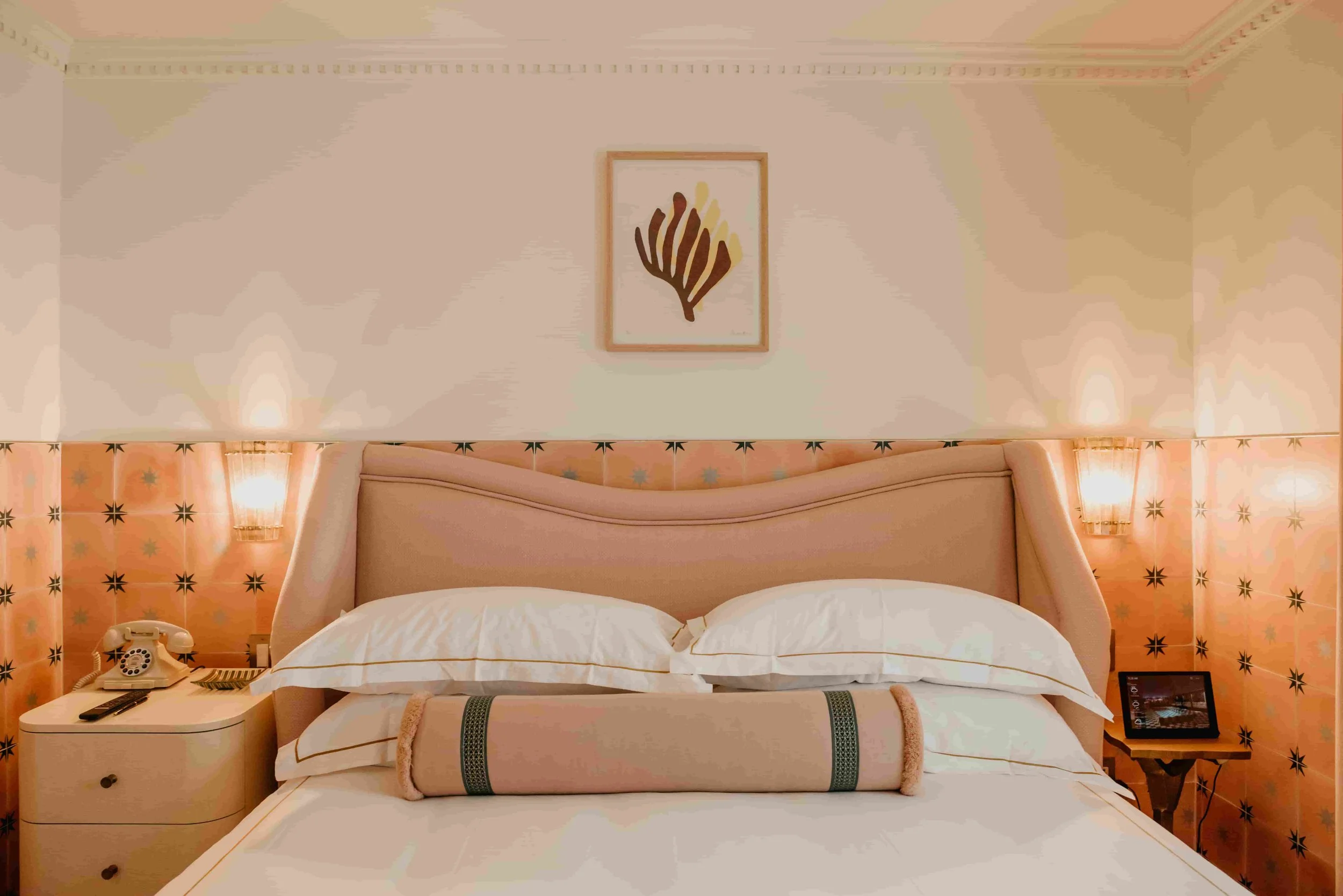Esmé - Guest Room 2 (Jen Castro)-min.jpg