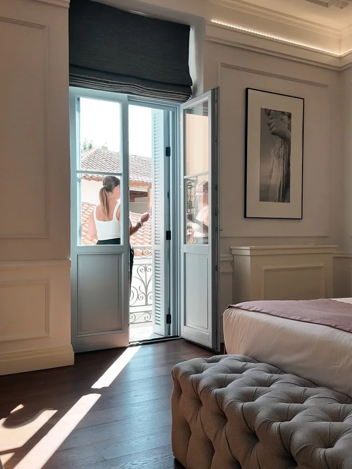 ✨How I Choose Hotels When Traveling Alone✨

When I travel solo, hotels matter more.

I look for: 
✨ Location I can walk safely
✨ Staff presence 
✨ Quiet, calm energy
✨ Rooms that feel like a retreat

Luxury is feeling secure the moment you arrive. 

