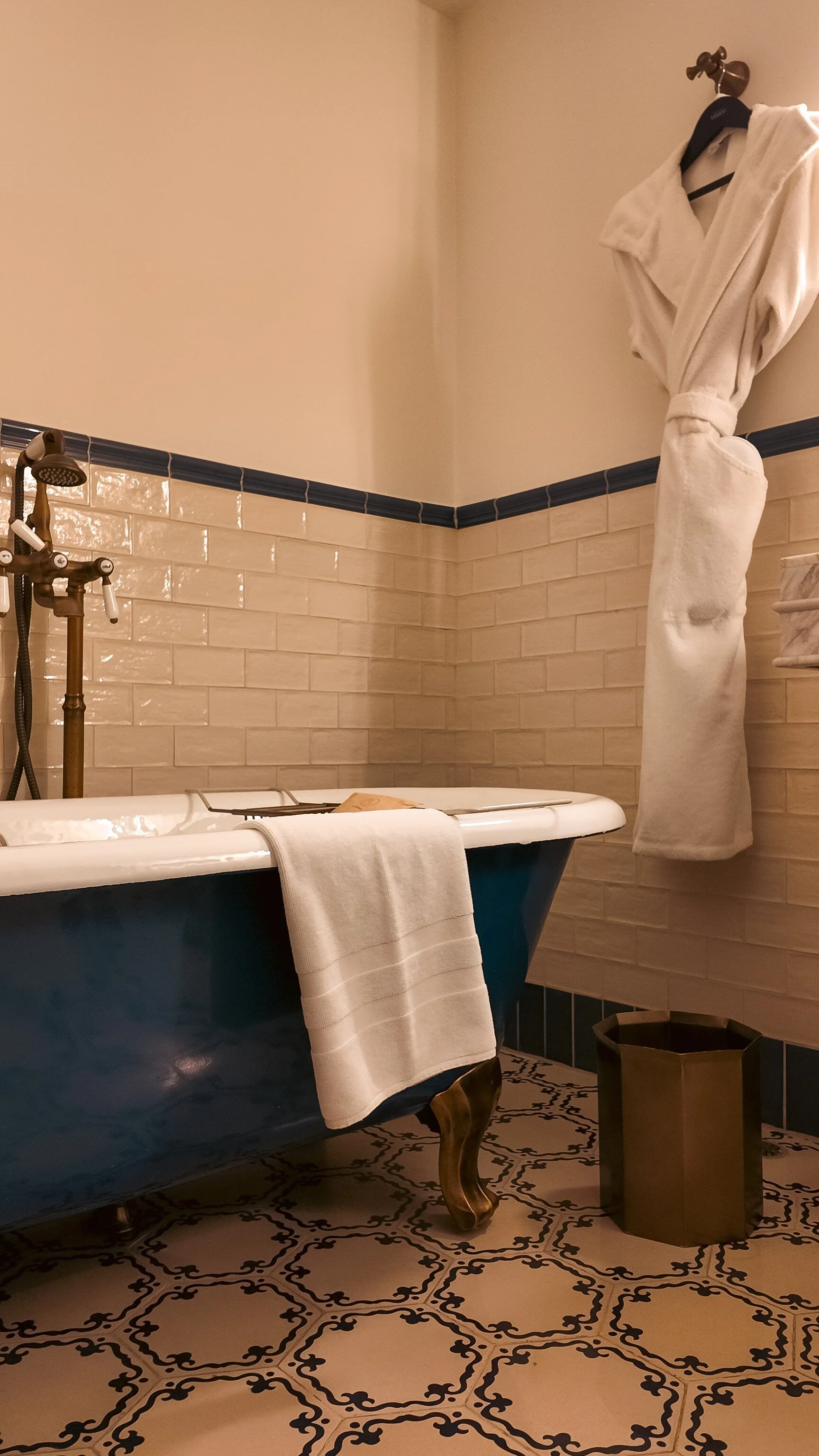 Ocean view room with tub at sofitel casco viejo