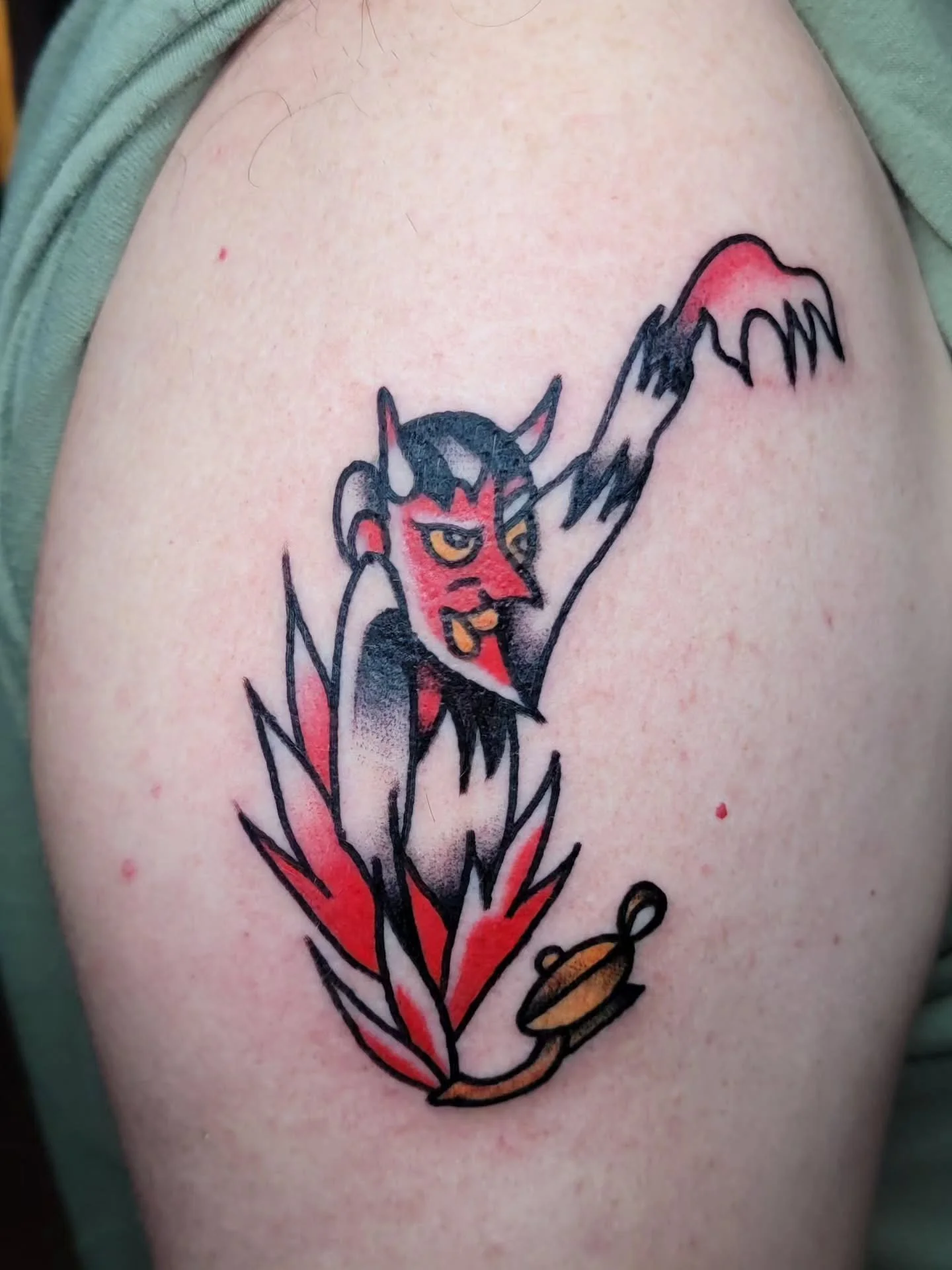 Lash machine flash fer Tim's first tattoo. #tqttoo #tattooflash #tattooflashart 

FOR BOOKING:

TEXT MESSAGE CARBONDALE:

9705100380

TEXT MESSAGE PARACHUTE:

9709813710