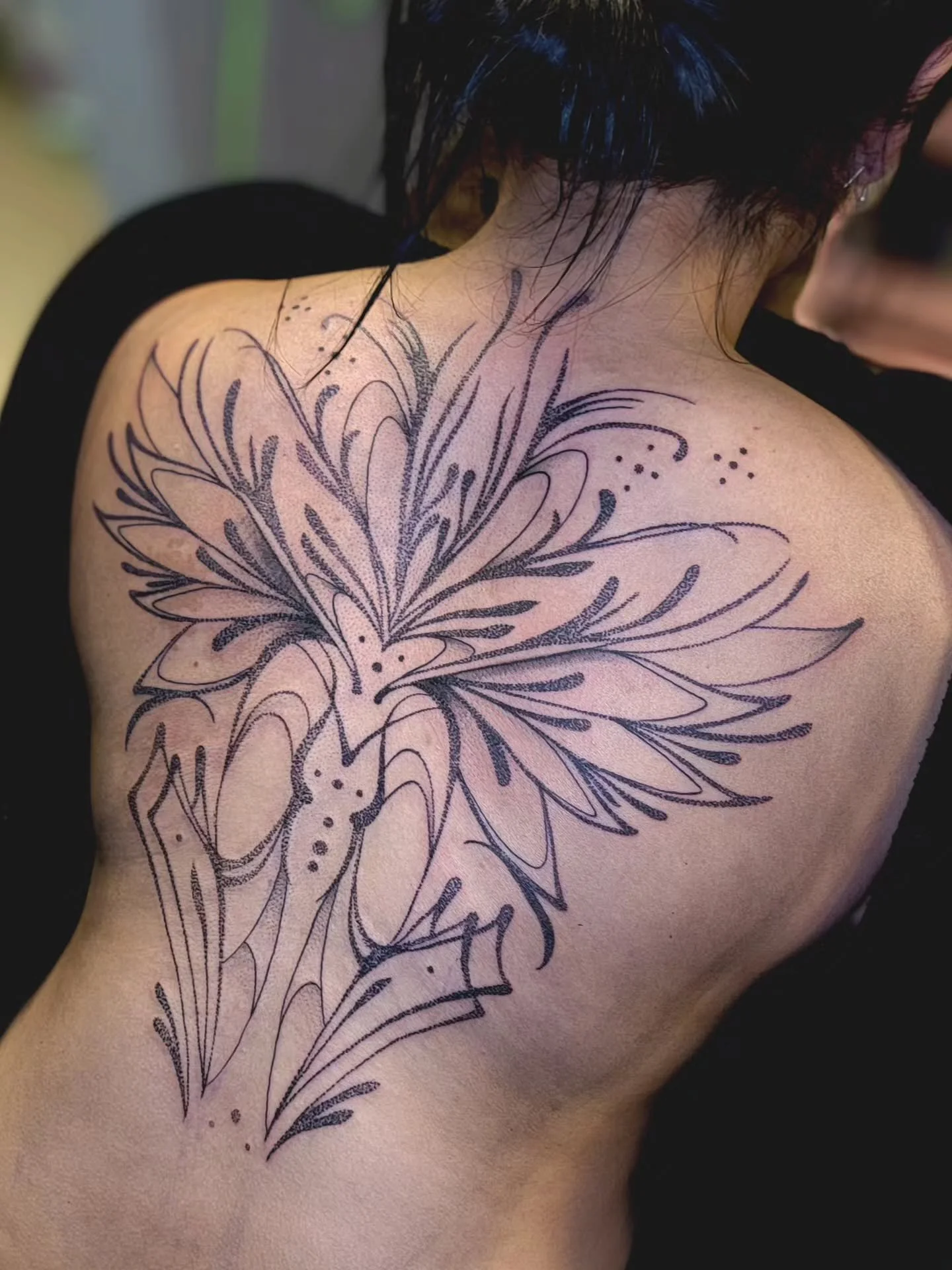 One shot for @ghost_venom666 who is a badass. 
She let me make a whole bunch of little dots on her.

#tattoo #spiritarmor #ornamentaltattoo #backtattoo #ornament #dotwork #dotworktattoo #mandalatattoo