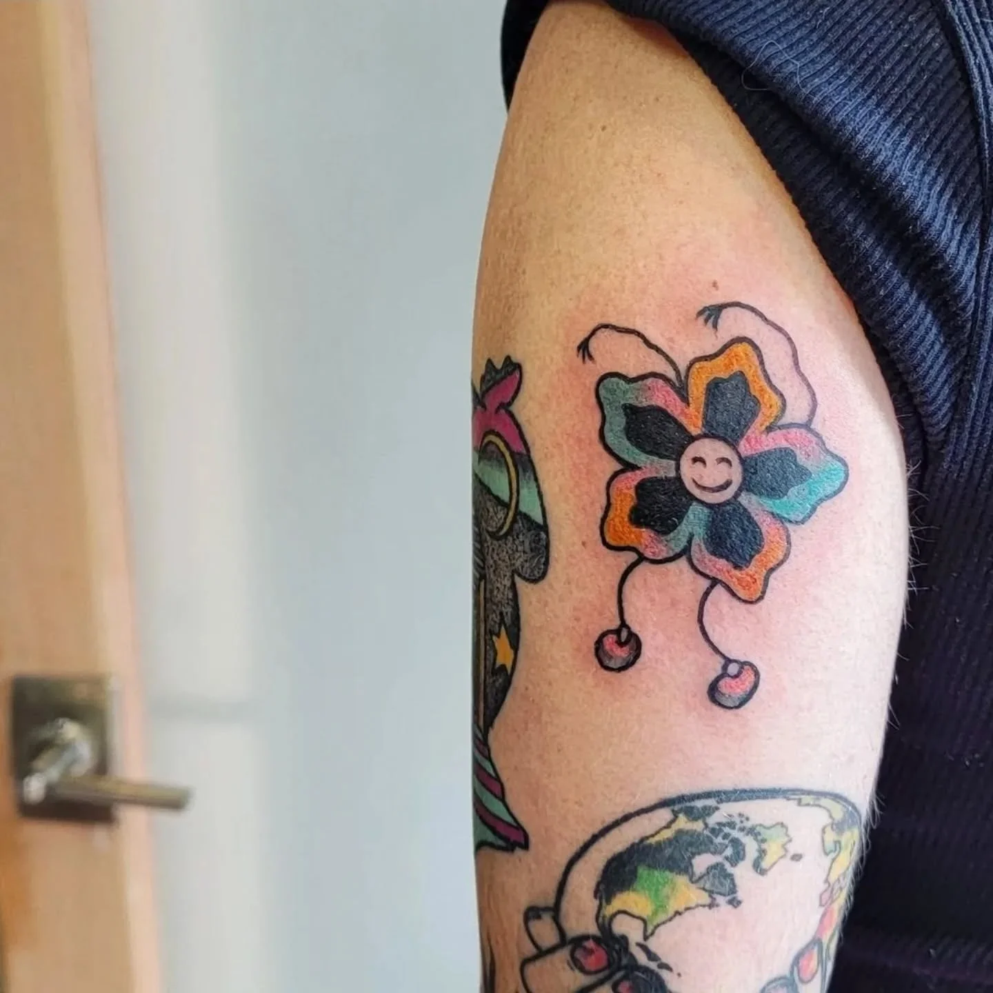 Throwback goober on @loohoo_222 who has an awesome collection of tatts I made!

Now booking 2026 through March at @twinscreektattoo and @bonedaletattoo holler at me!

#tattoo #funtattoo #colortattoo